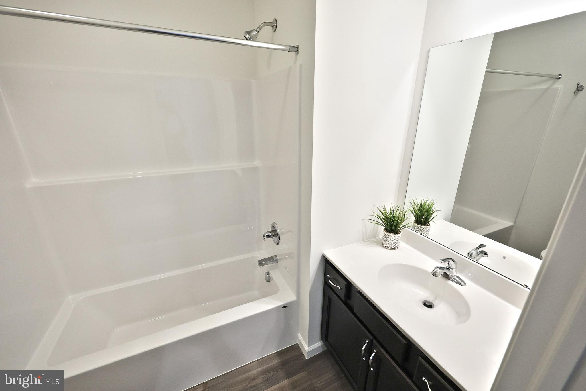 MOUNTAIN VIEW ESTATES - Residential