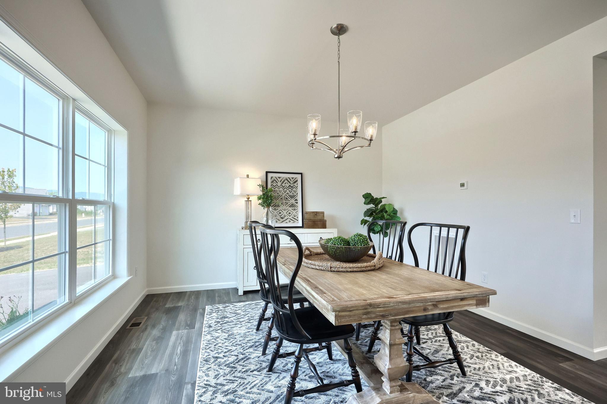 MOUNTAIN VIEW ESTATES - Residential