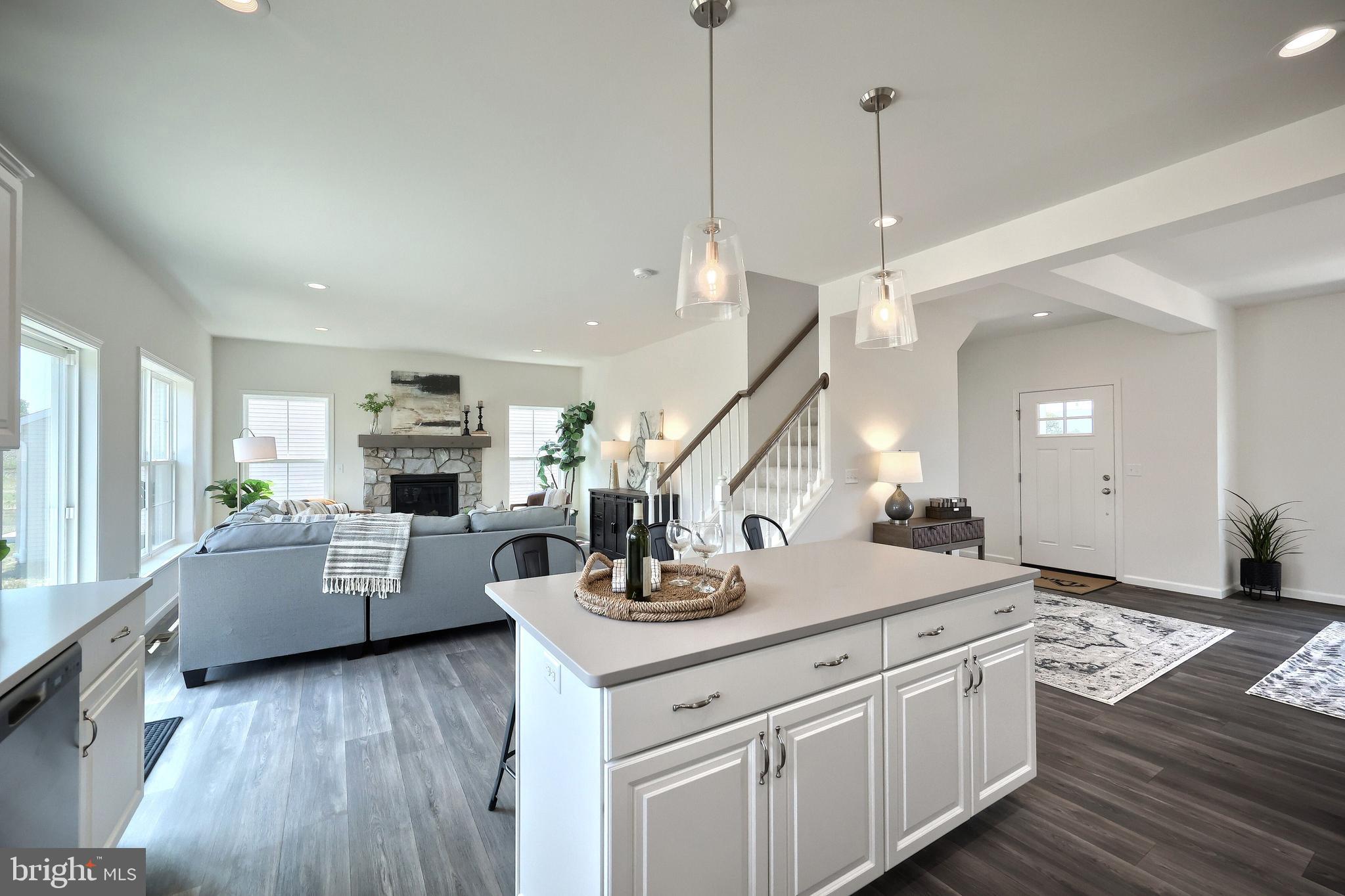 MOUNTAIN VIEW ESTATES - Residential