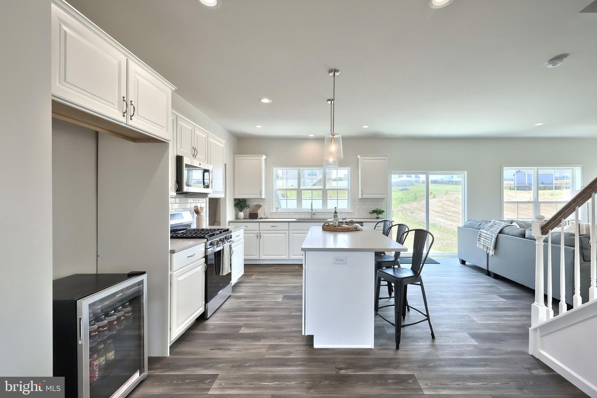 MOUNTAIN VIEW ESTATES - Residential