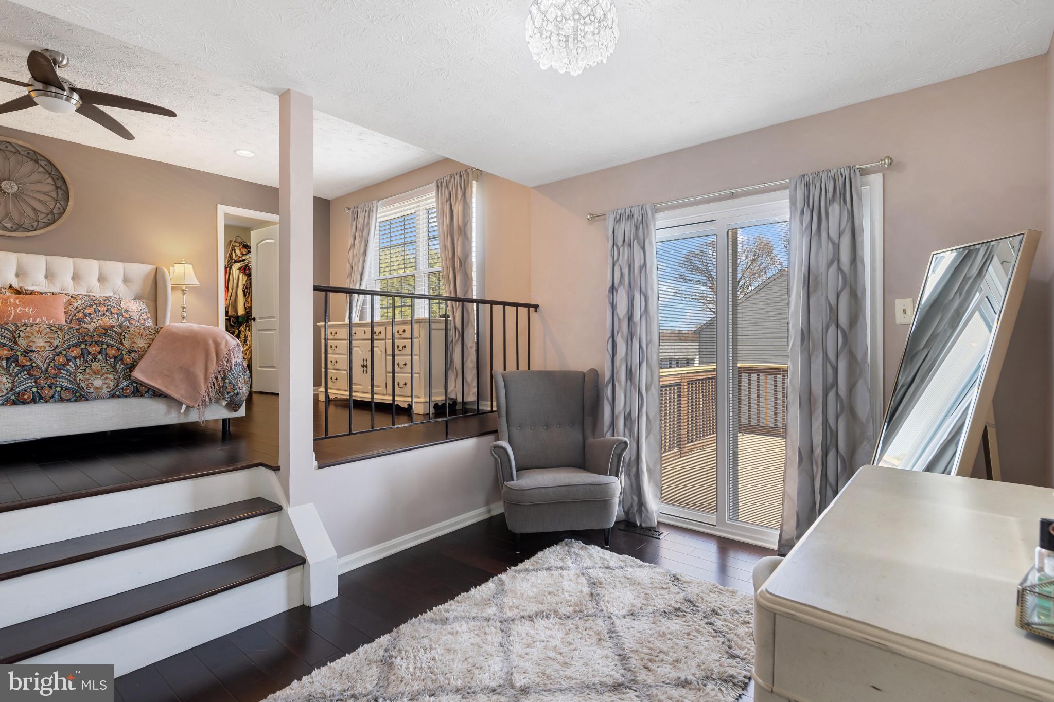 SEVEN COURTS - Residential