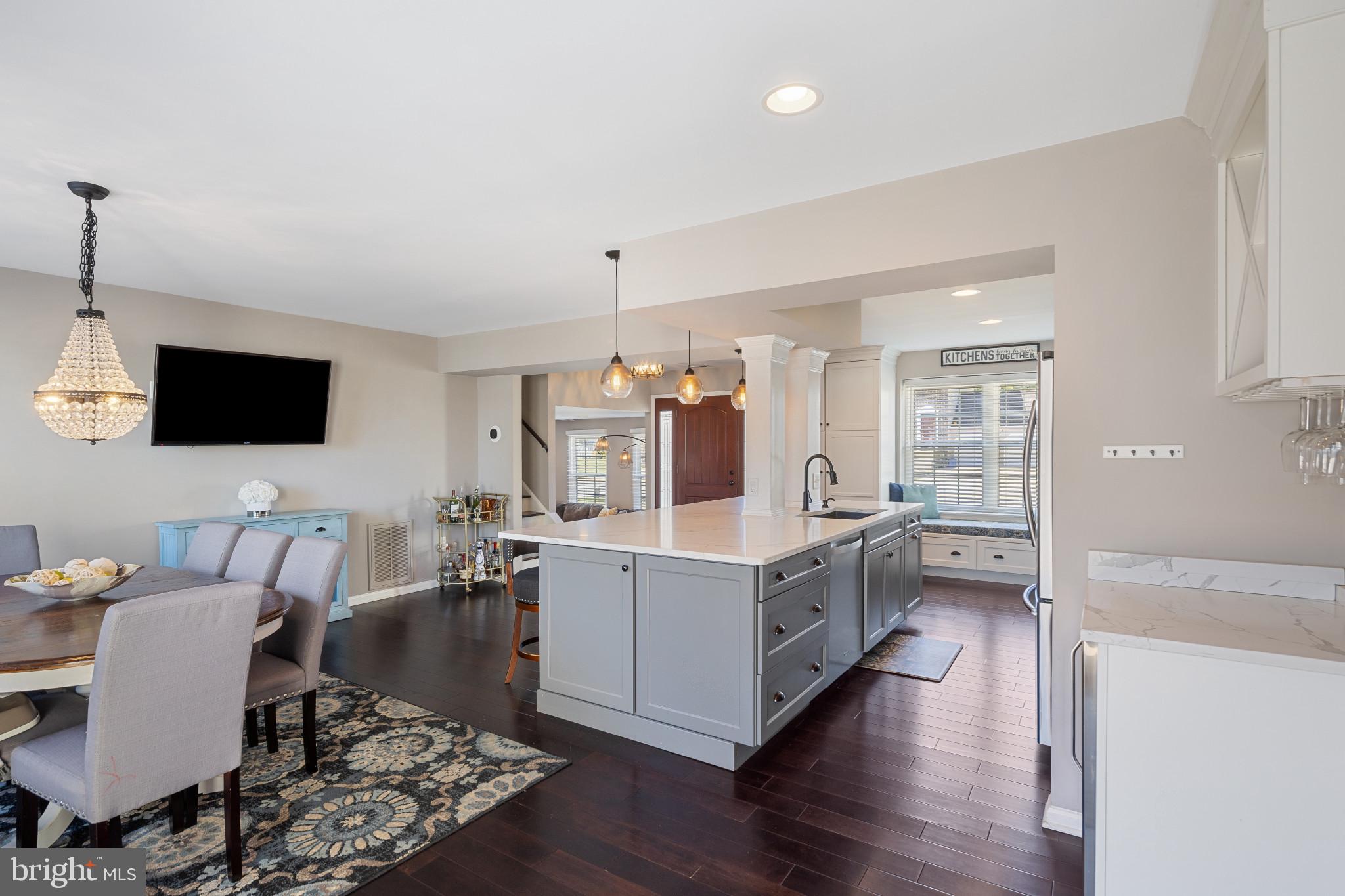 SEVEN COURTS - Residential