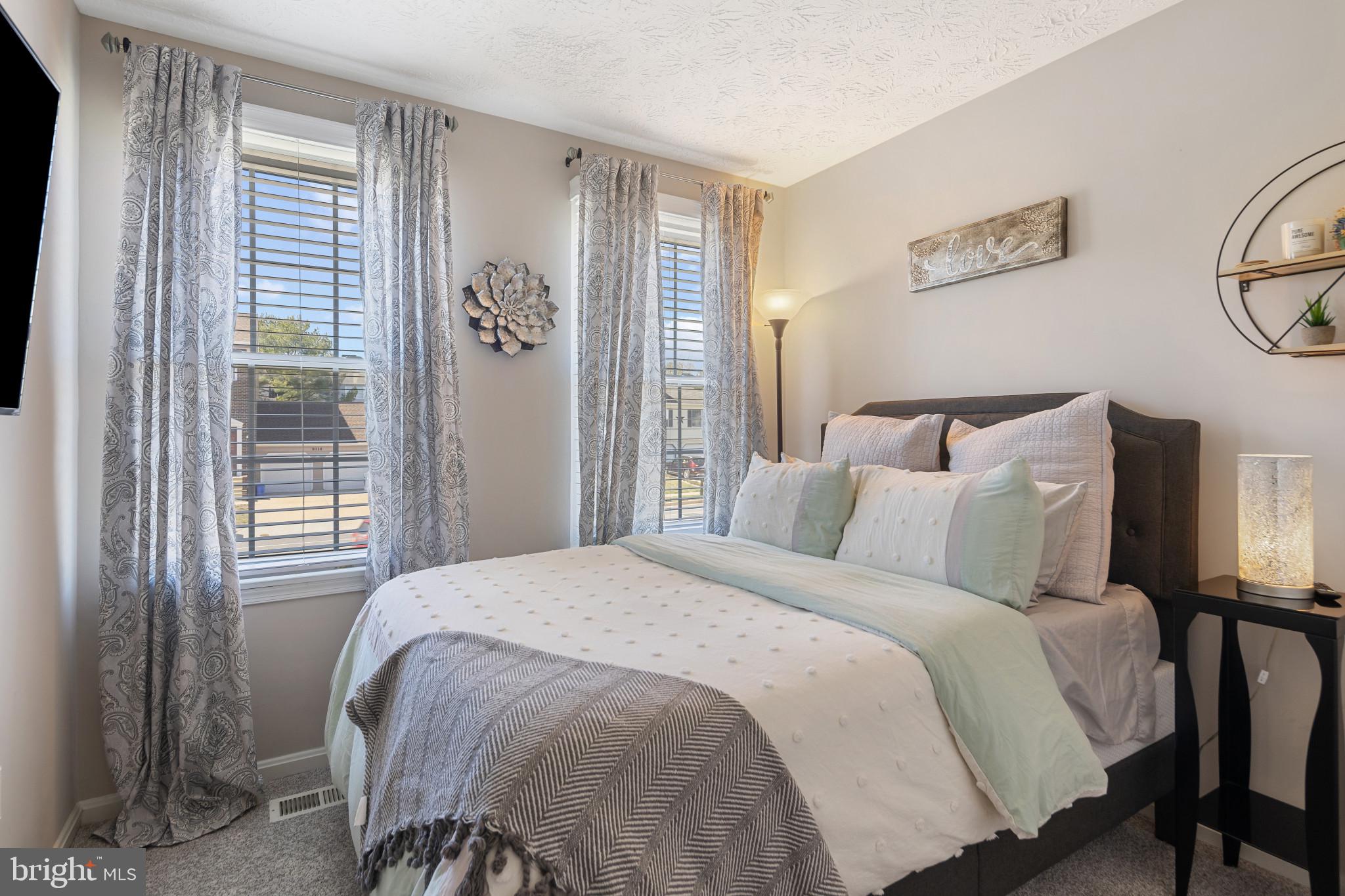 SEVEN COURTS - Residential