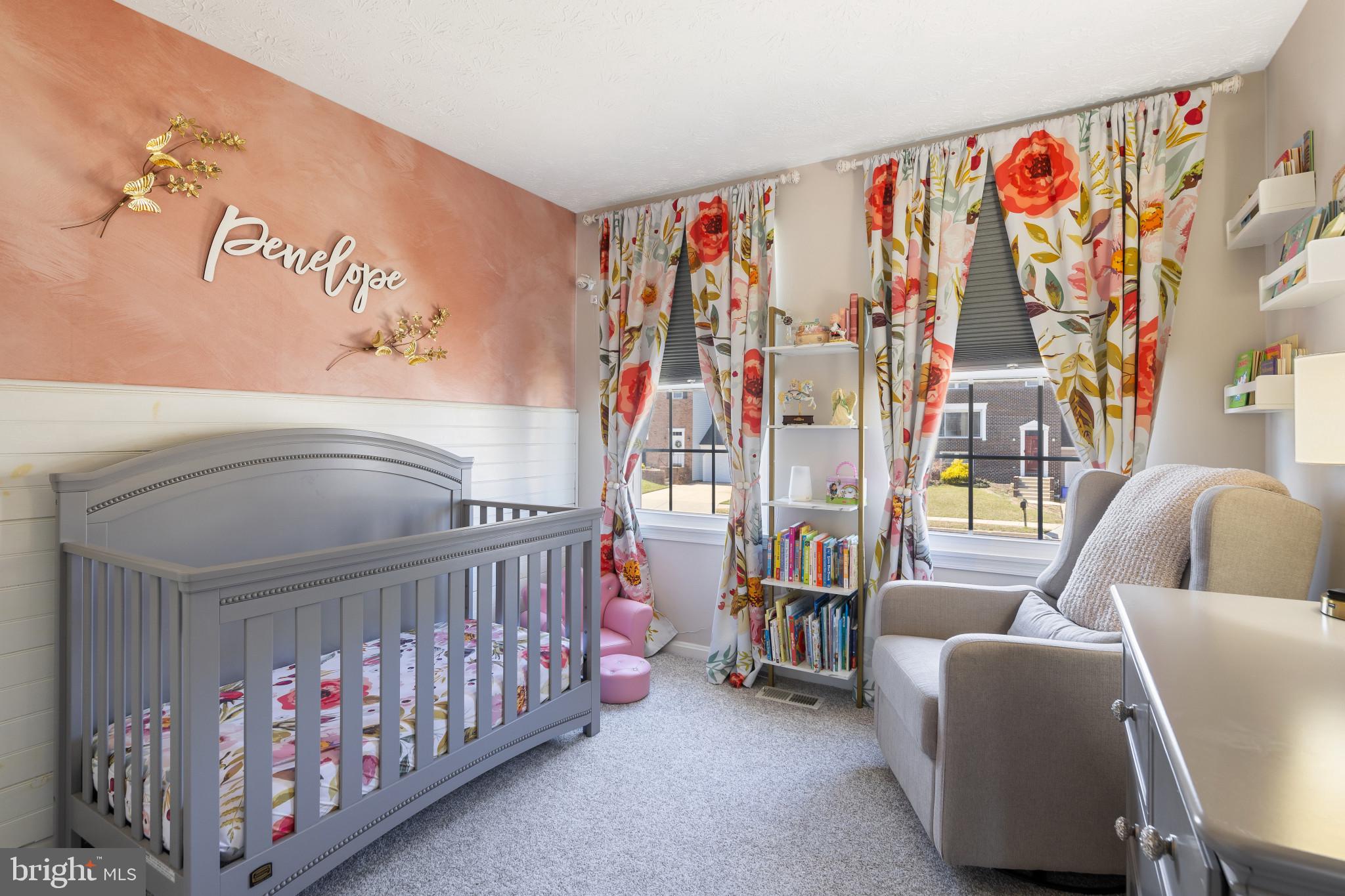 SEVEN COURTS - Residential