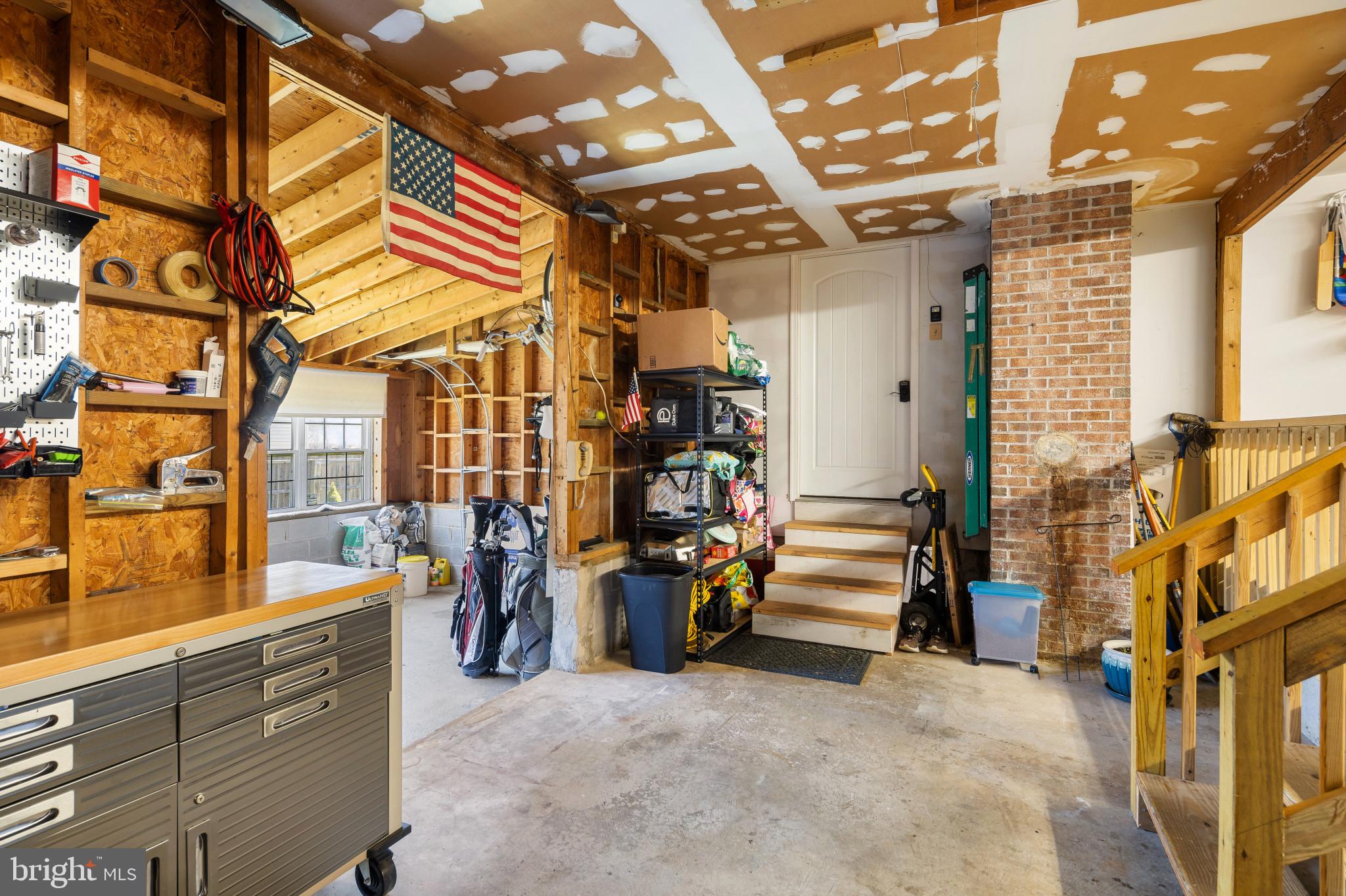 SEVEN COURTS - Residential