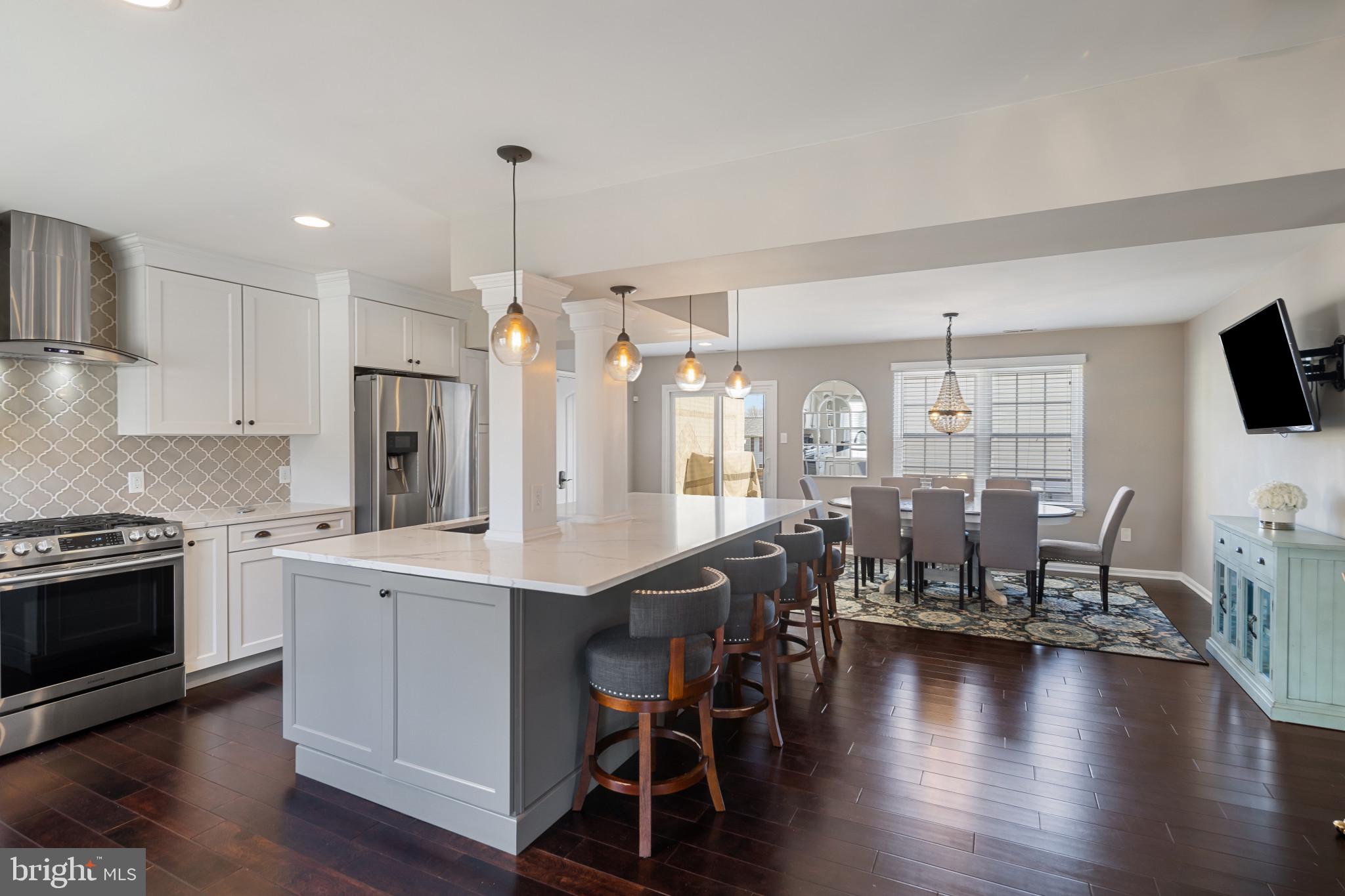 SEVEN COURTS - Residential