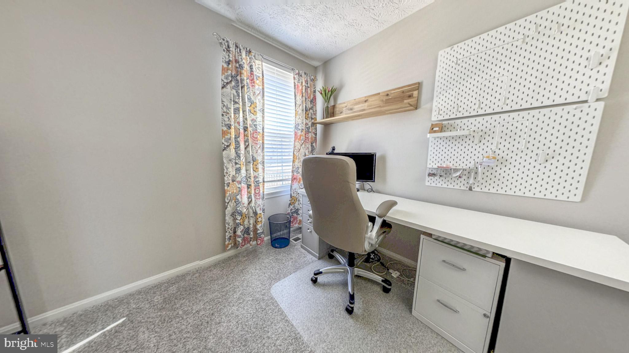 SEVEN COURTS - Residential