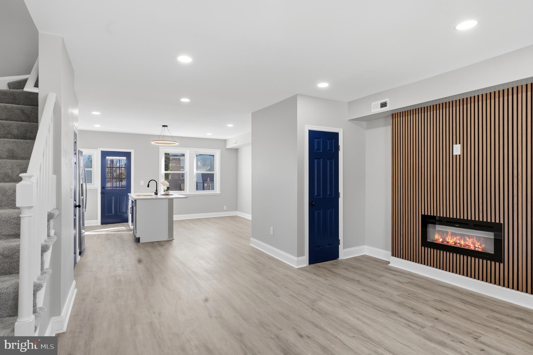 WEST ARLINGTON - Residential