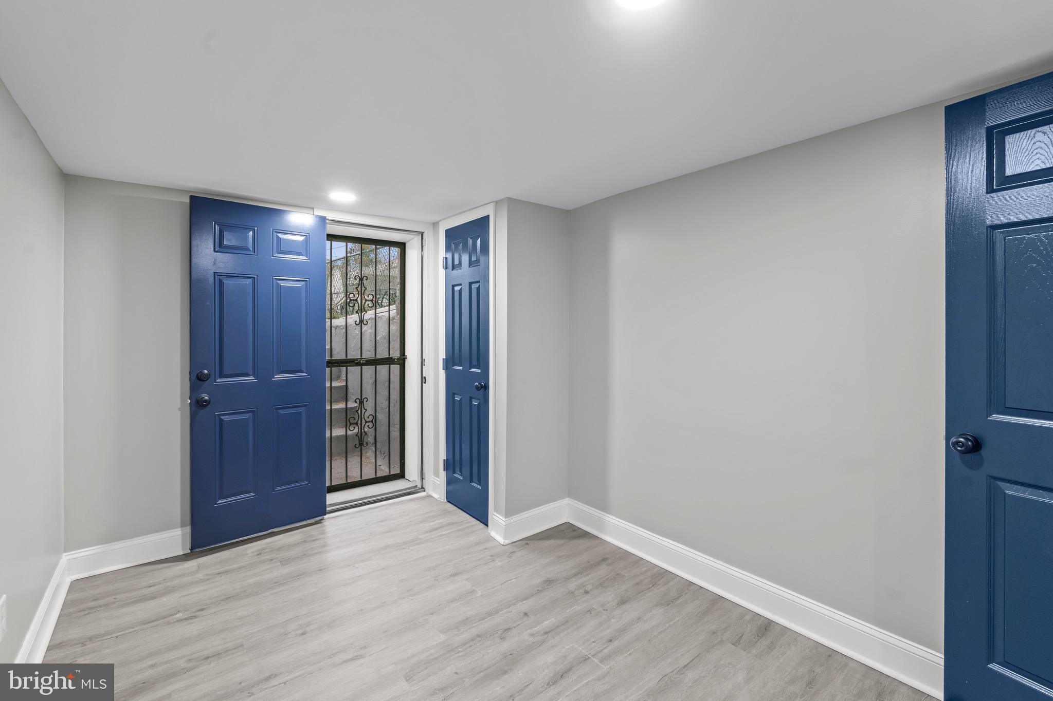 WEST ARLINGTON - Residential