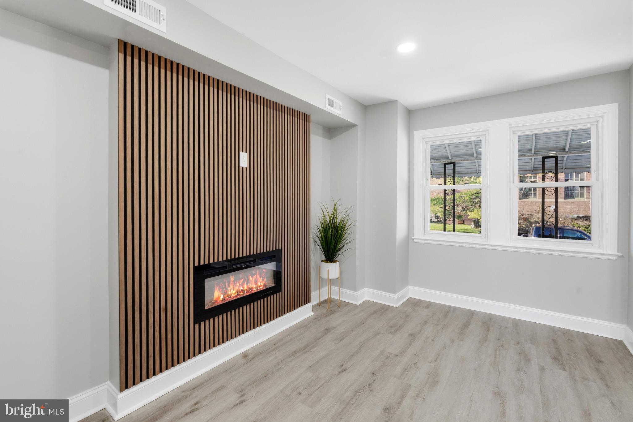 WEST ARLINGTON - Residential