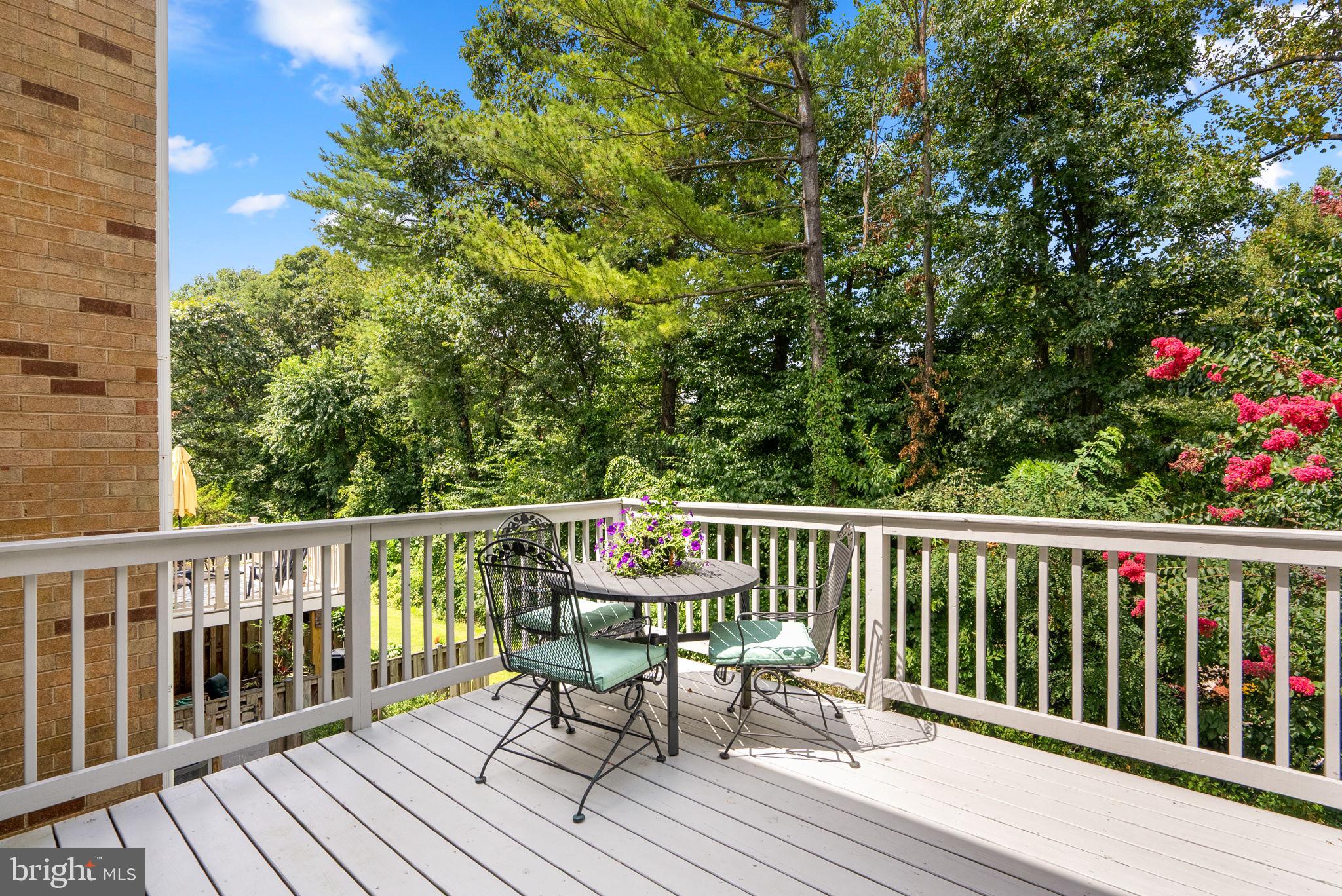 BAY HILLS - Residential