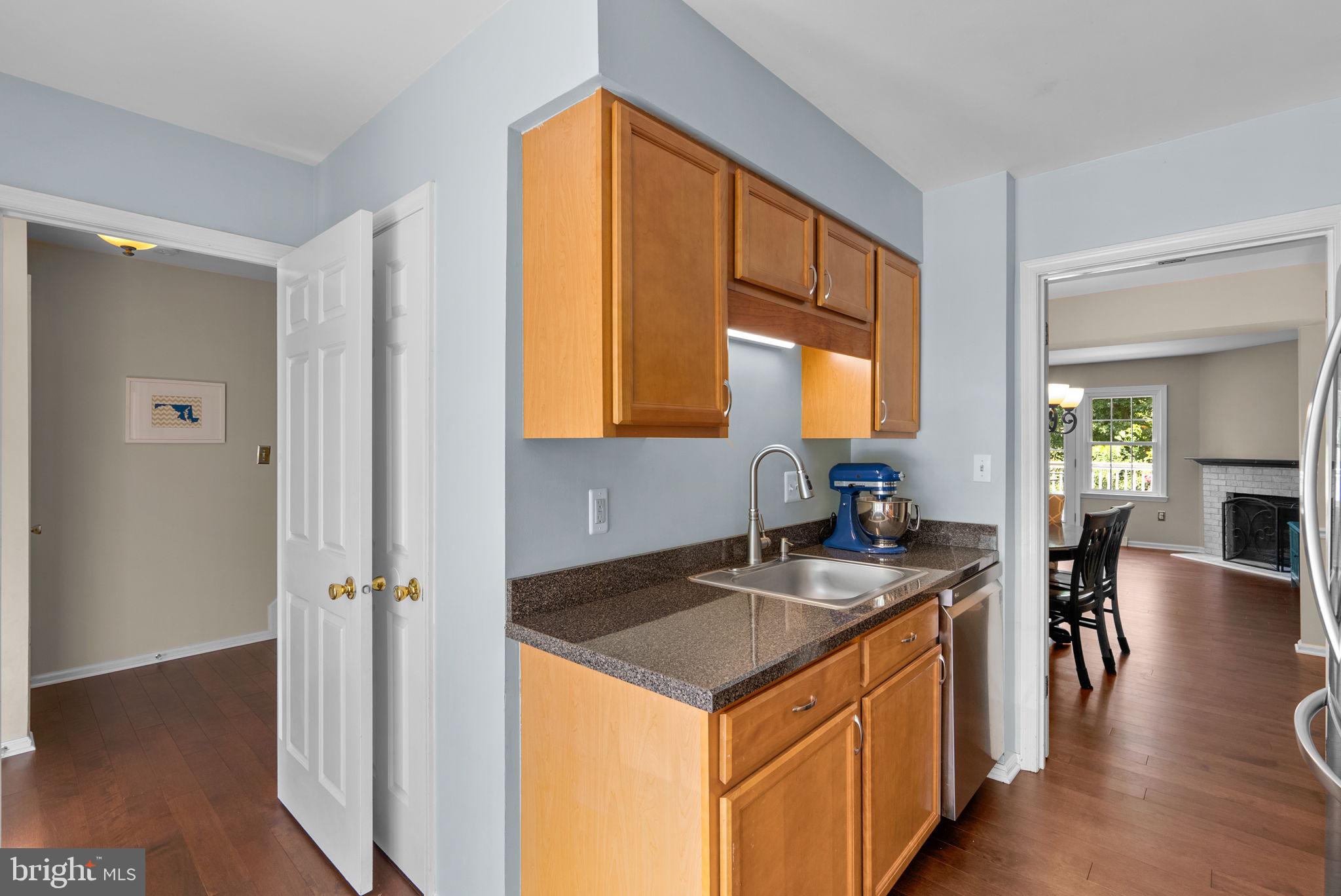 BAY HILLS - Residential