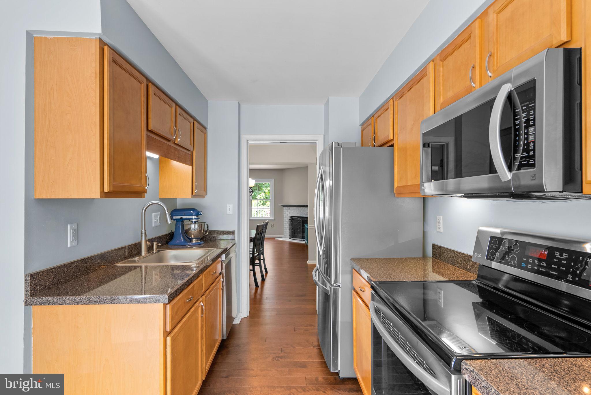 BAY HILLS - Residential