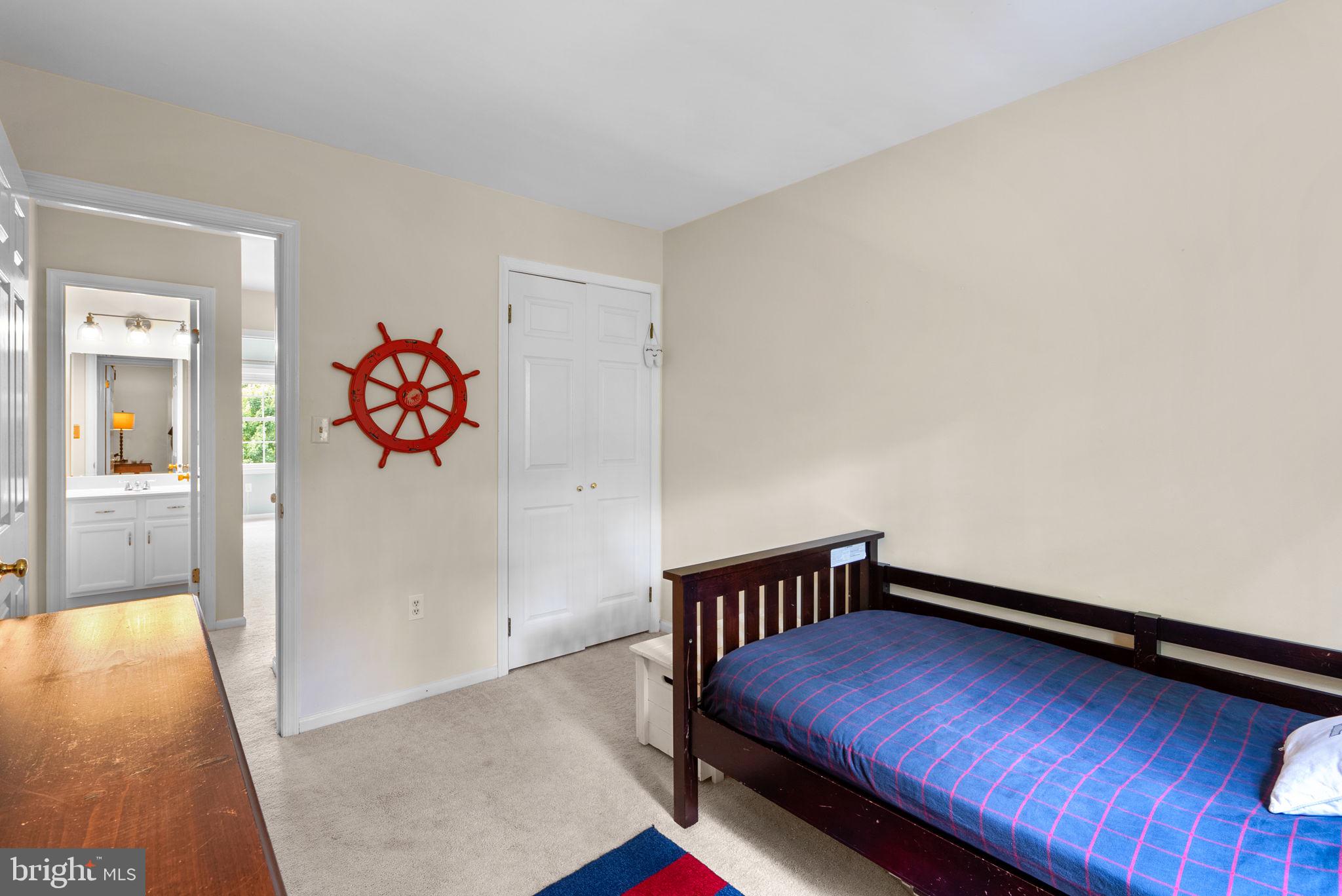 BAY HILLS - Residential