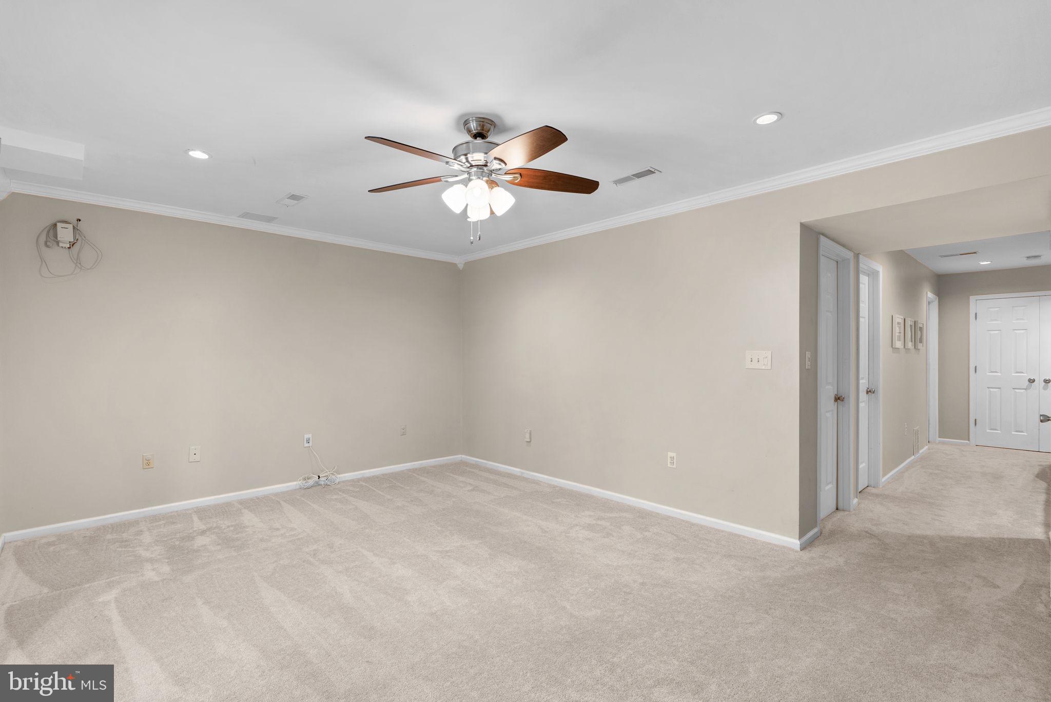 BAY HILLS - Residential