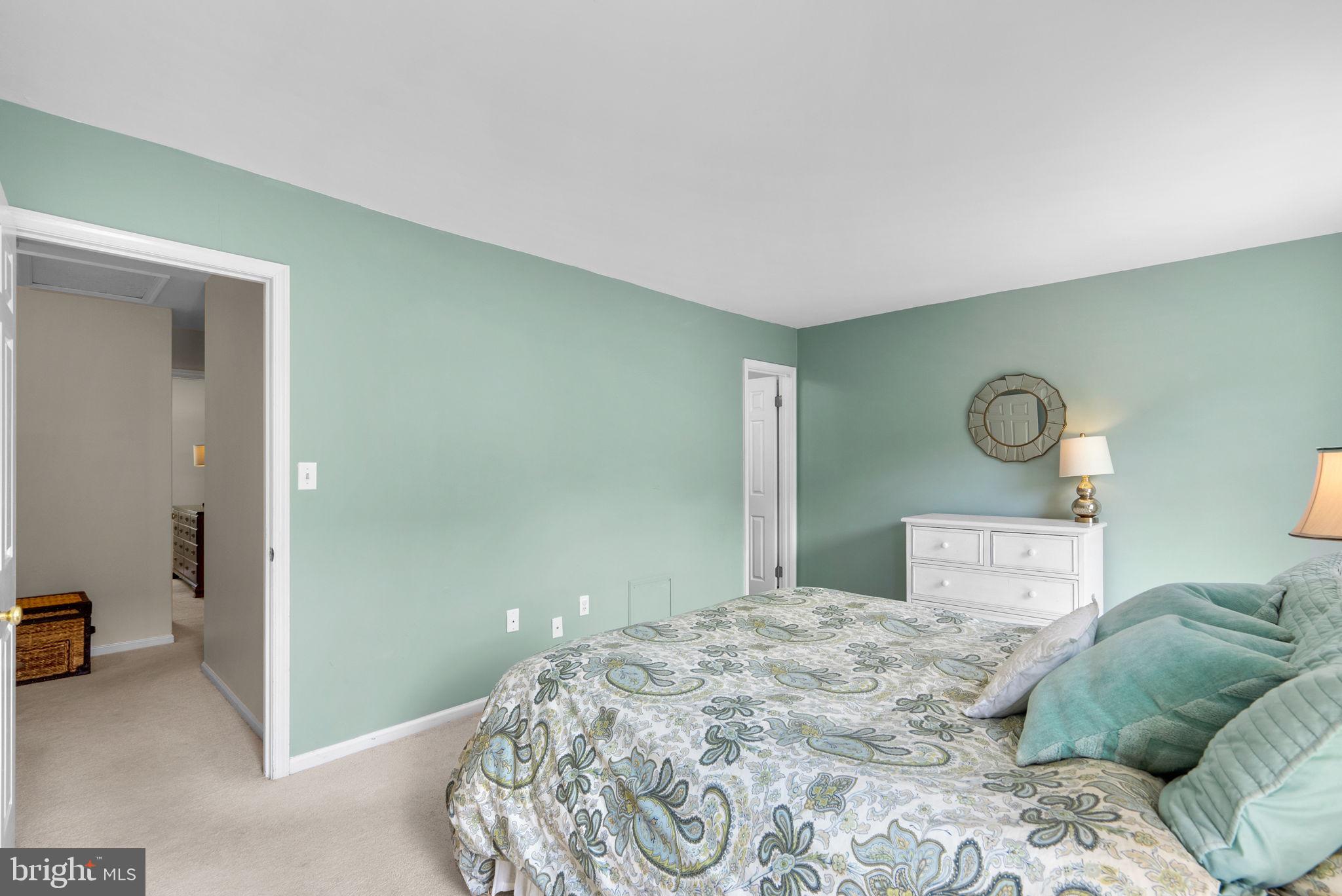 BAY HILLS - Residential