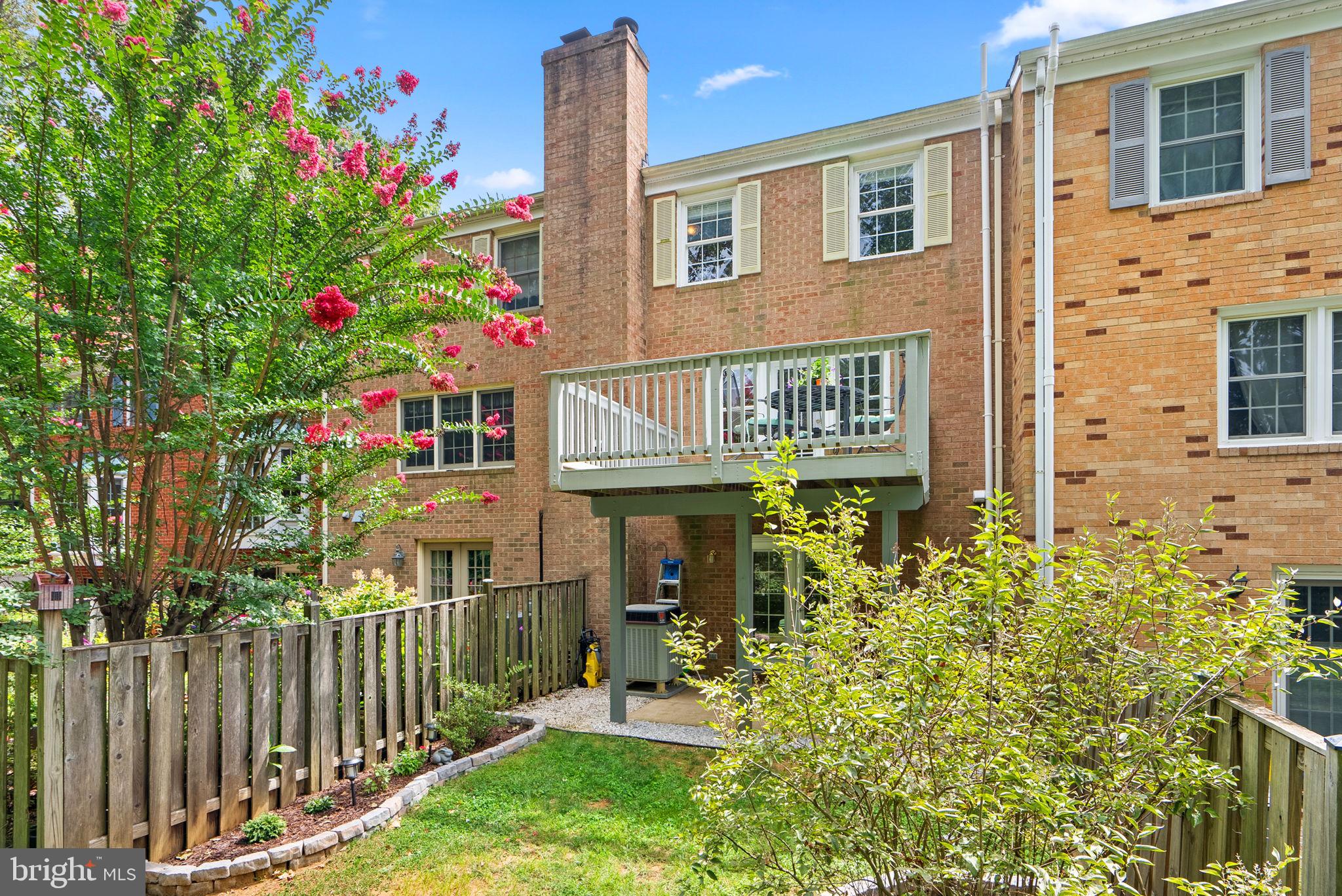 BAY HILLS - Residential