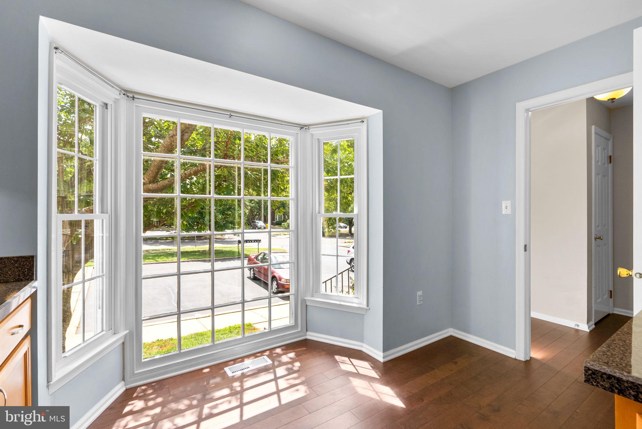 BAY HILLS - Residential