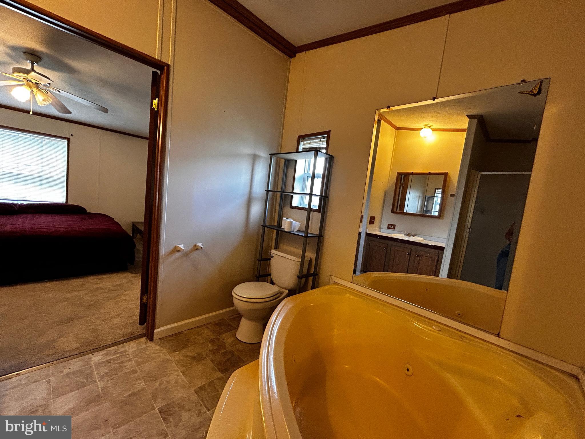 REGENCY LAKES - Residential