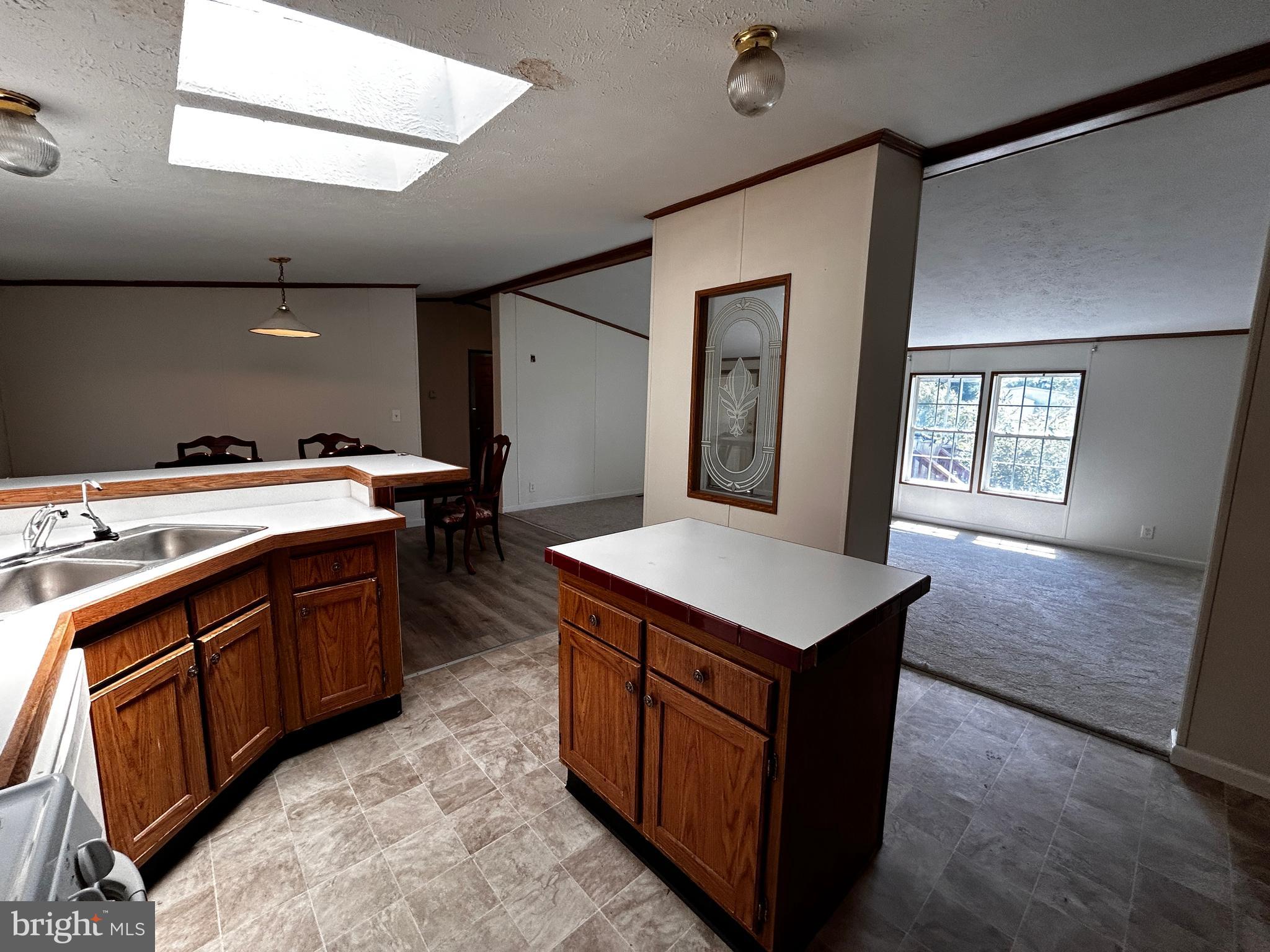 REGENCY LAKES - Residential