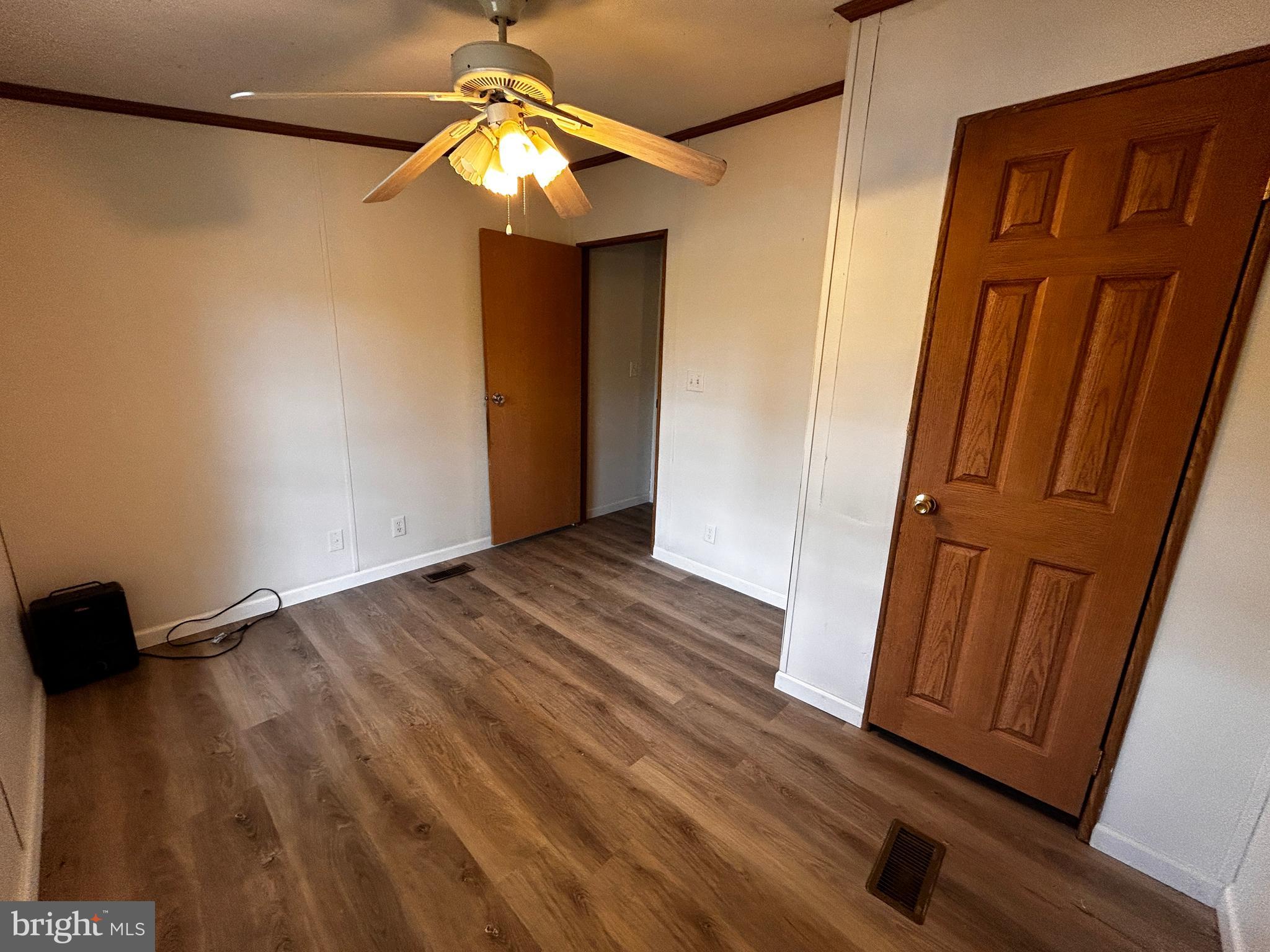 REGENCY LAKES - Residential