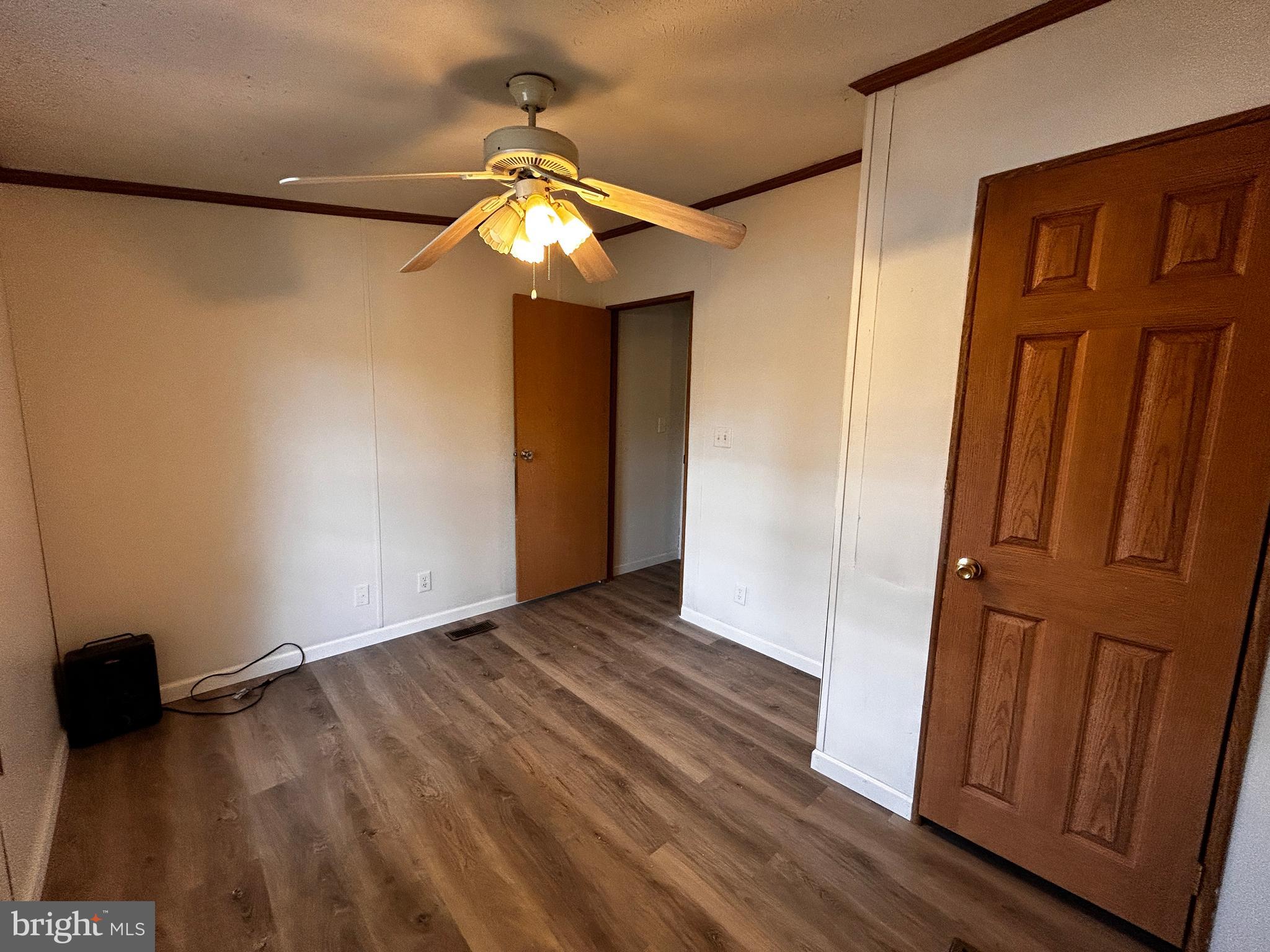 REGENCY LAKES - Residential