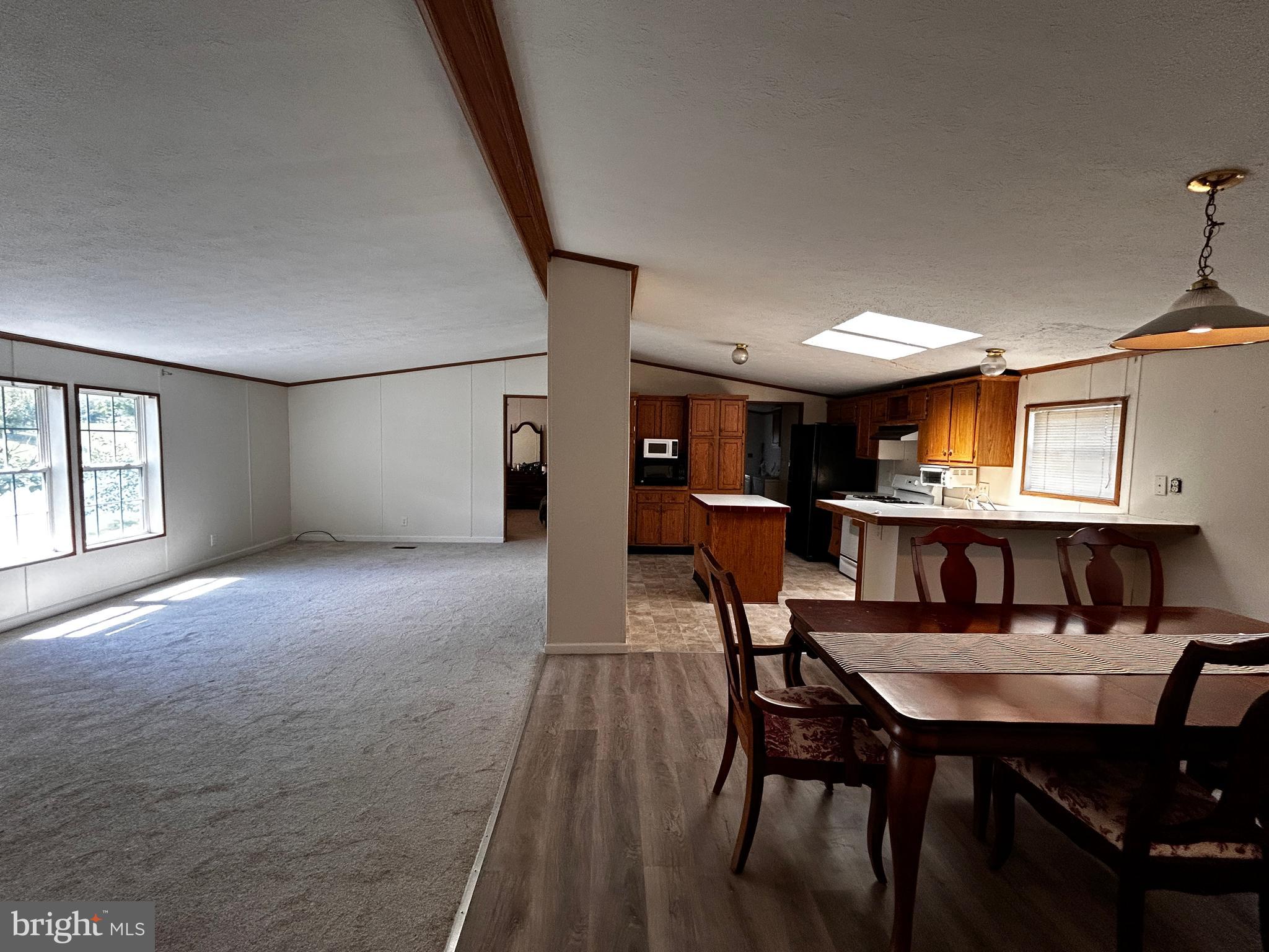 REGENCY LAKES - Residential