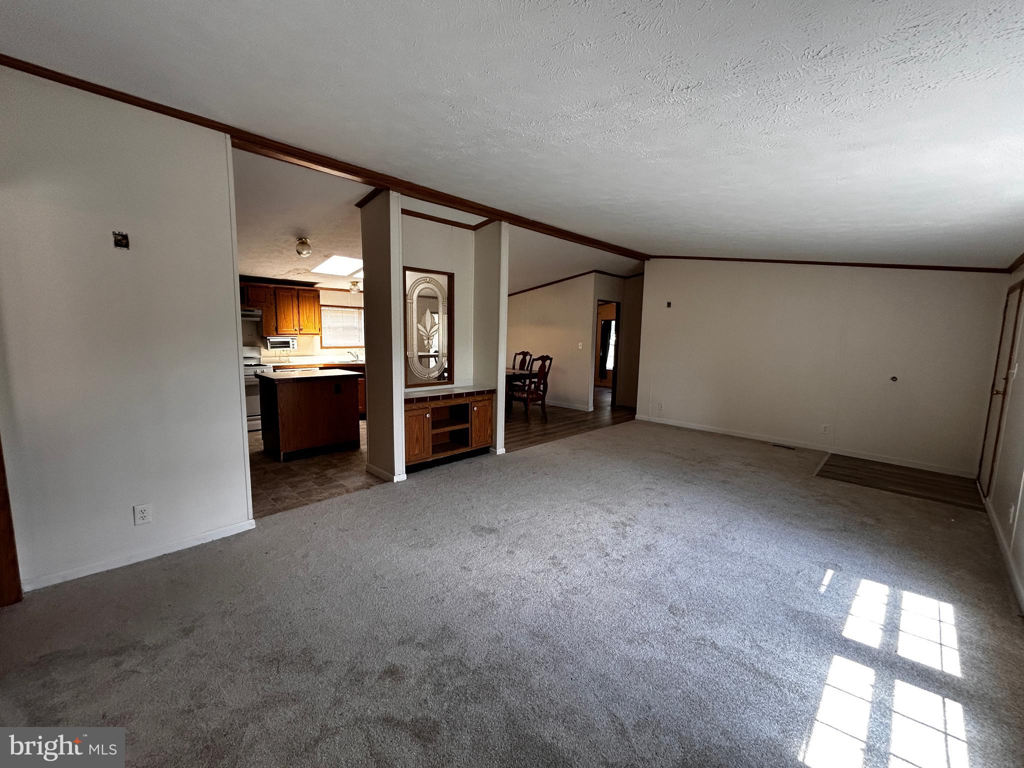 REGENCY LAKES - Residential