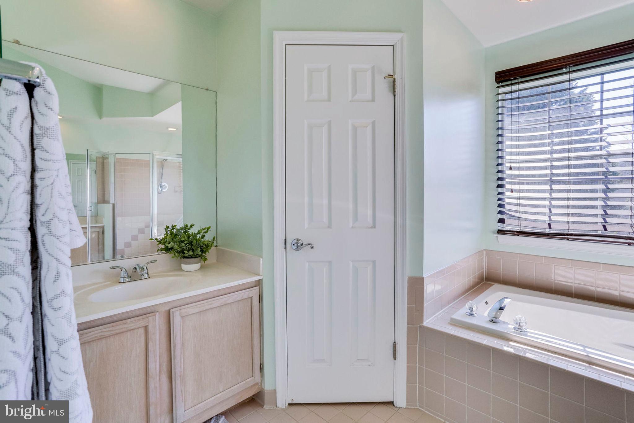 CHELTENHAM WOODS - Residential