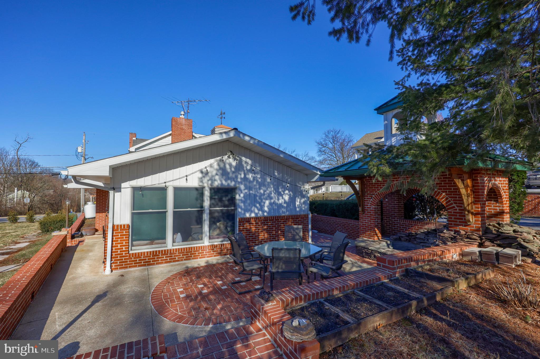 116 CENTER AVENUE