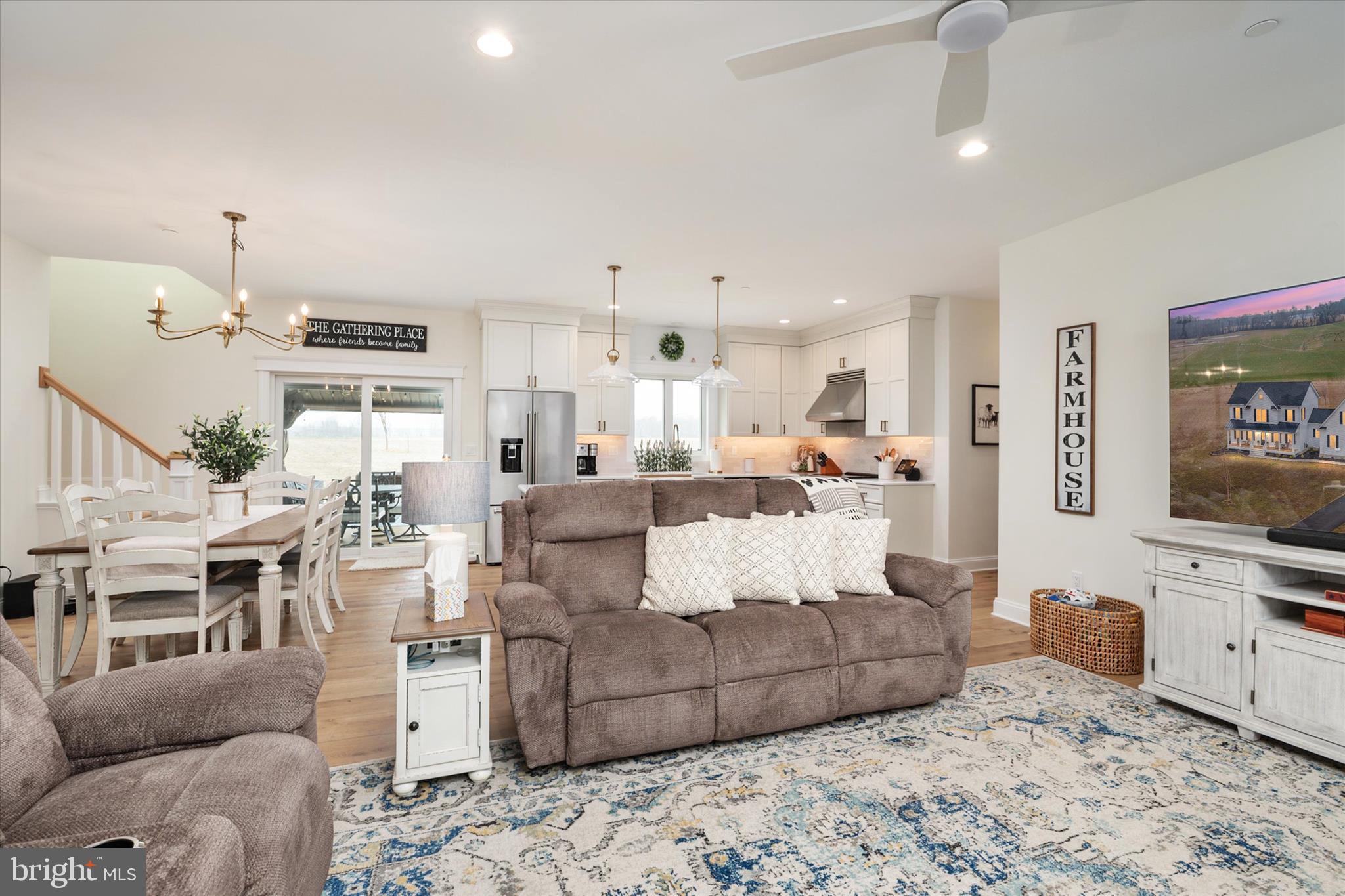 EAGLE MANOR - Residential