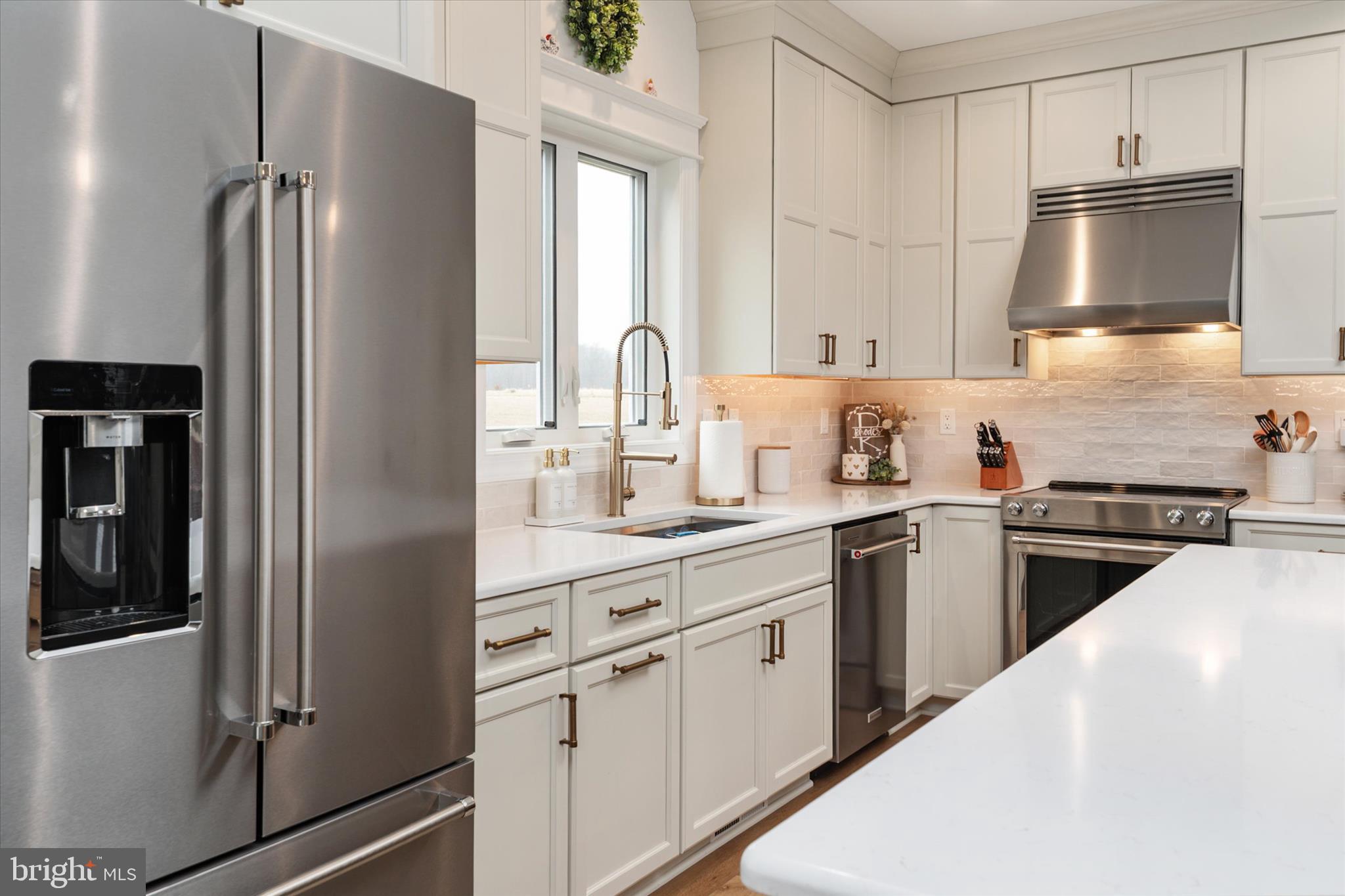 EAGLE MANOR - Residential