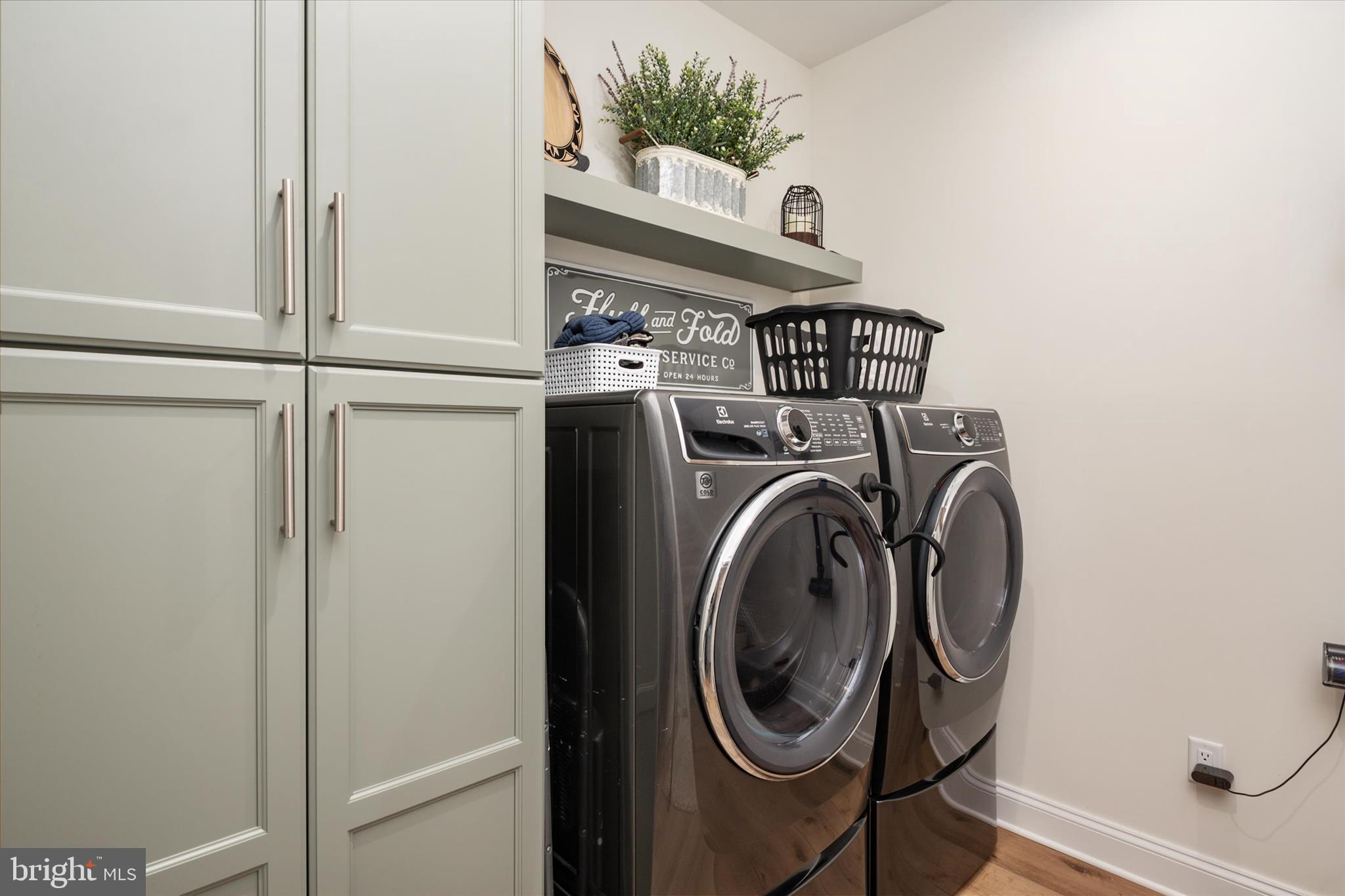 EAGLE MANOR - Residential