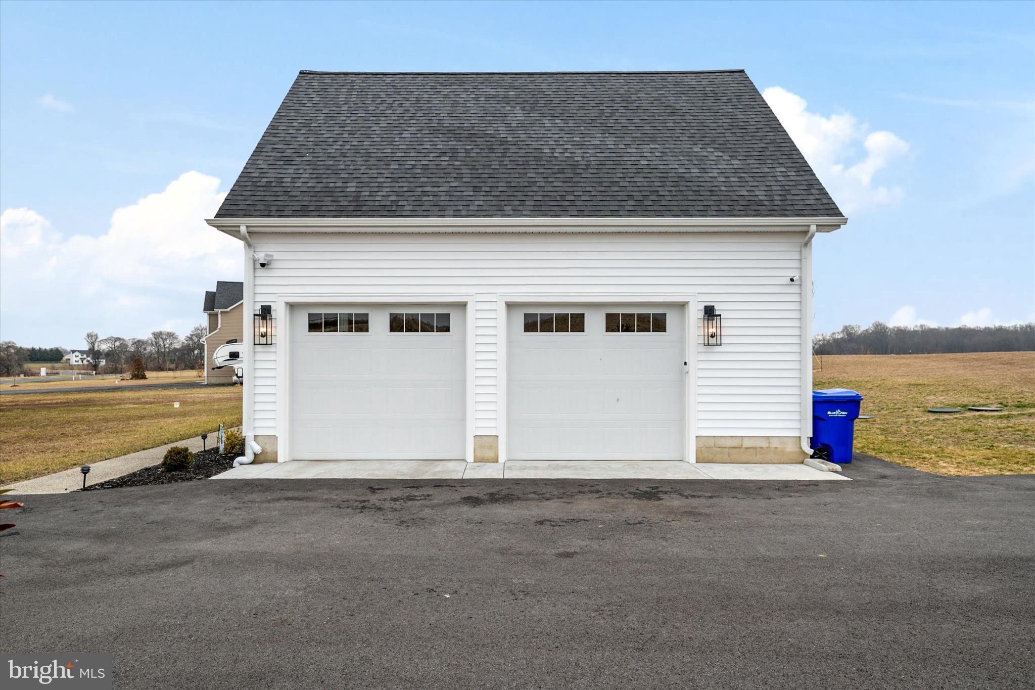 EAGLE MANOR - Residential