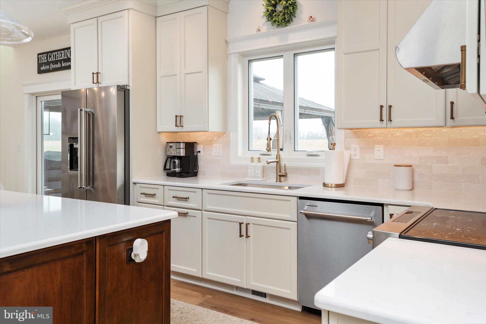 EAGLE MANOR - Residential