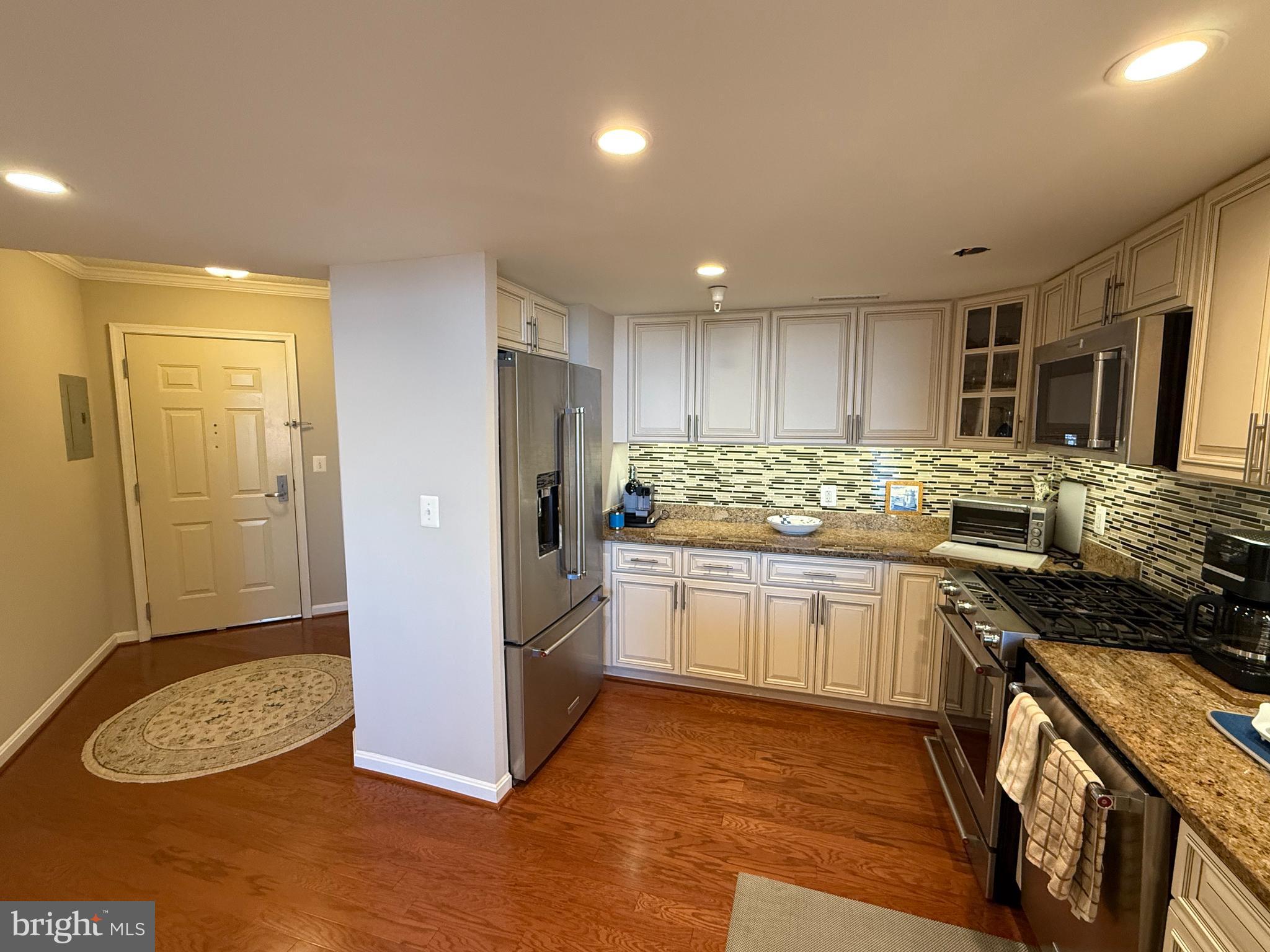 THE GALLERY - Residential Lease