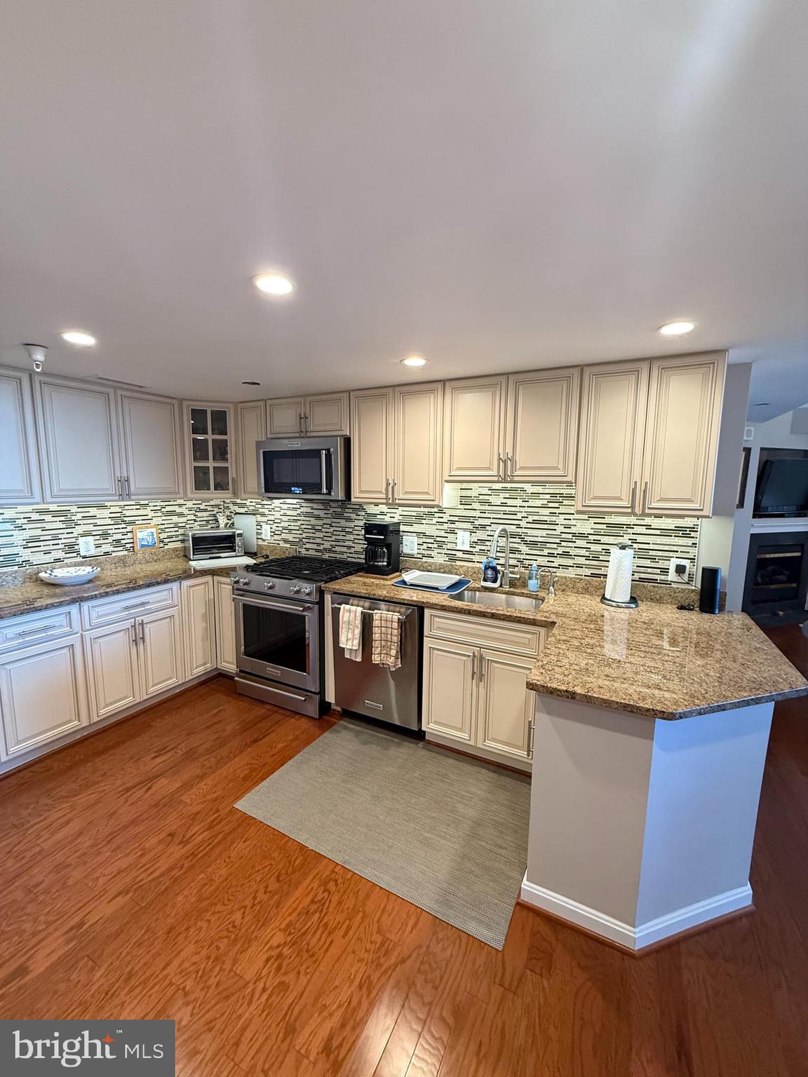 THE GALLERY - Residential Lease