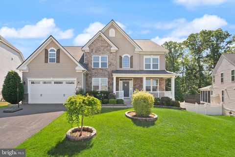 Photo of 3183 Fledgling Circle, WOODBRIDGE, VA 22193 (MLS # VAPW2120236)