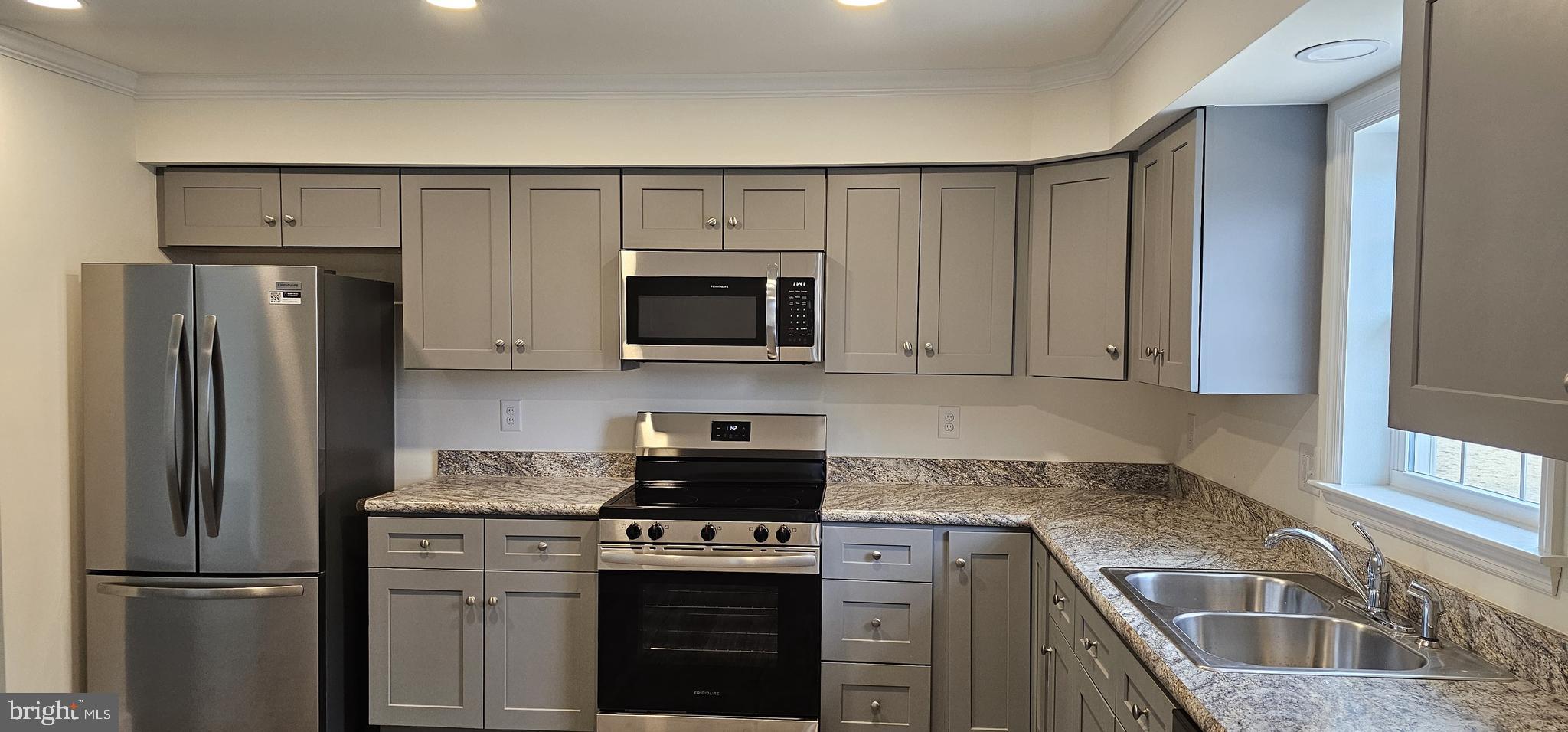 CAROLINE PINES - Residential