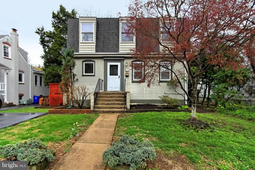 Cats OK, case by case.  Non-refundable deposit $1,000. Schools: McKinley Elementary/ Swanson Middle/ Yorktown High School.  A must see with UPDATED GOURMET Kitchen appointed by high-end appliances.  Sunny breakfast nook leads out to huge deck overlook flat backyard. Rent includes lawn service. Proc. fee, $50 per applicant + MUST apply online.