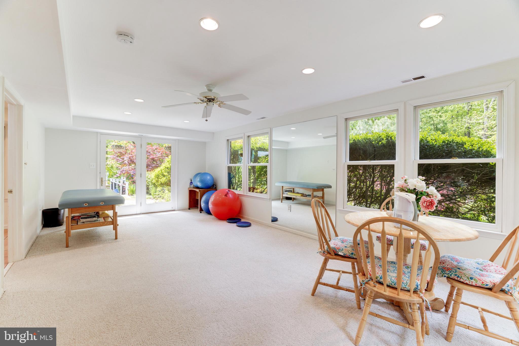 MCLEAN ESTATES - Residential