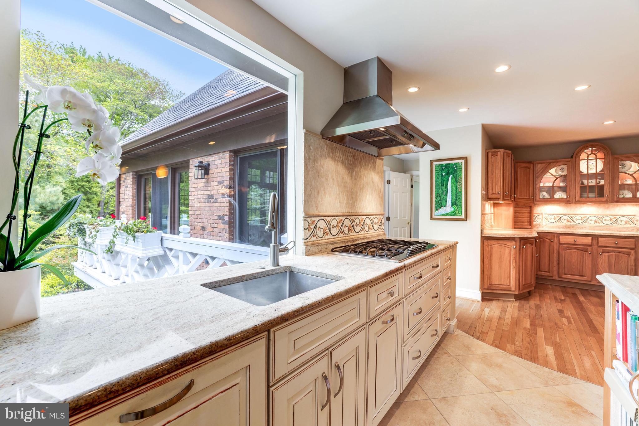 MCLEAN ESTATES - Residential