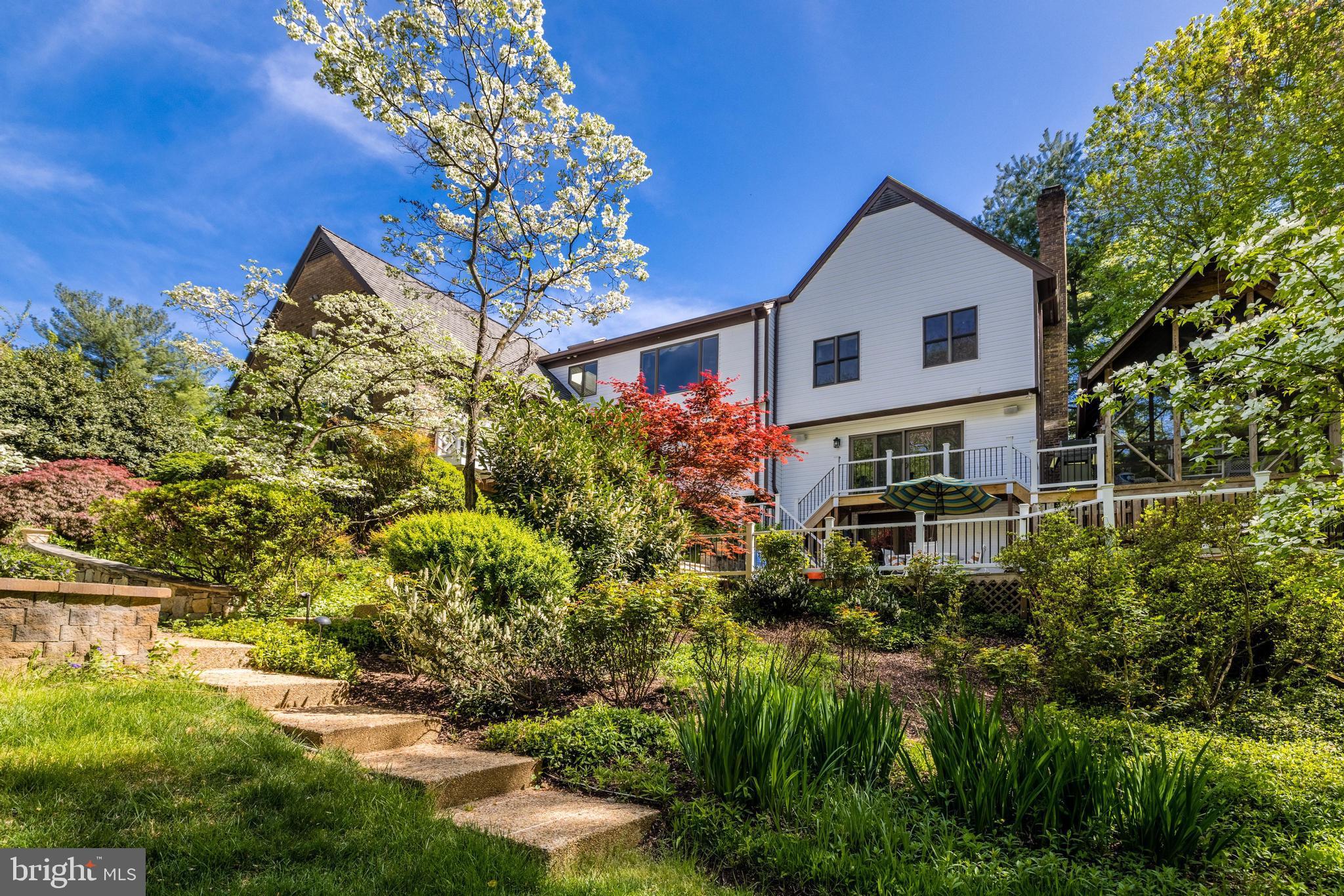 MCLEAN ESTATES - Residential