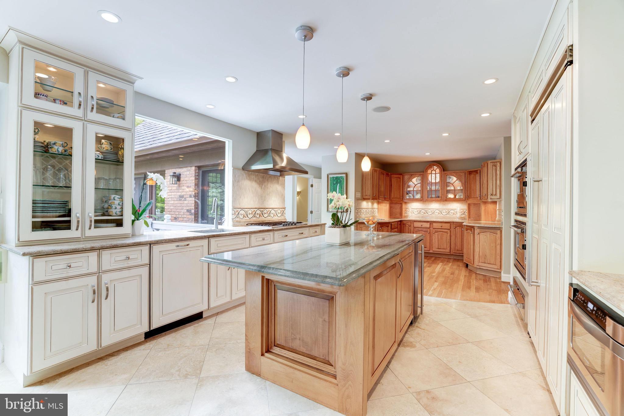 MCLEAN ESTATES - Residential