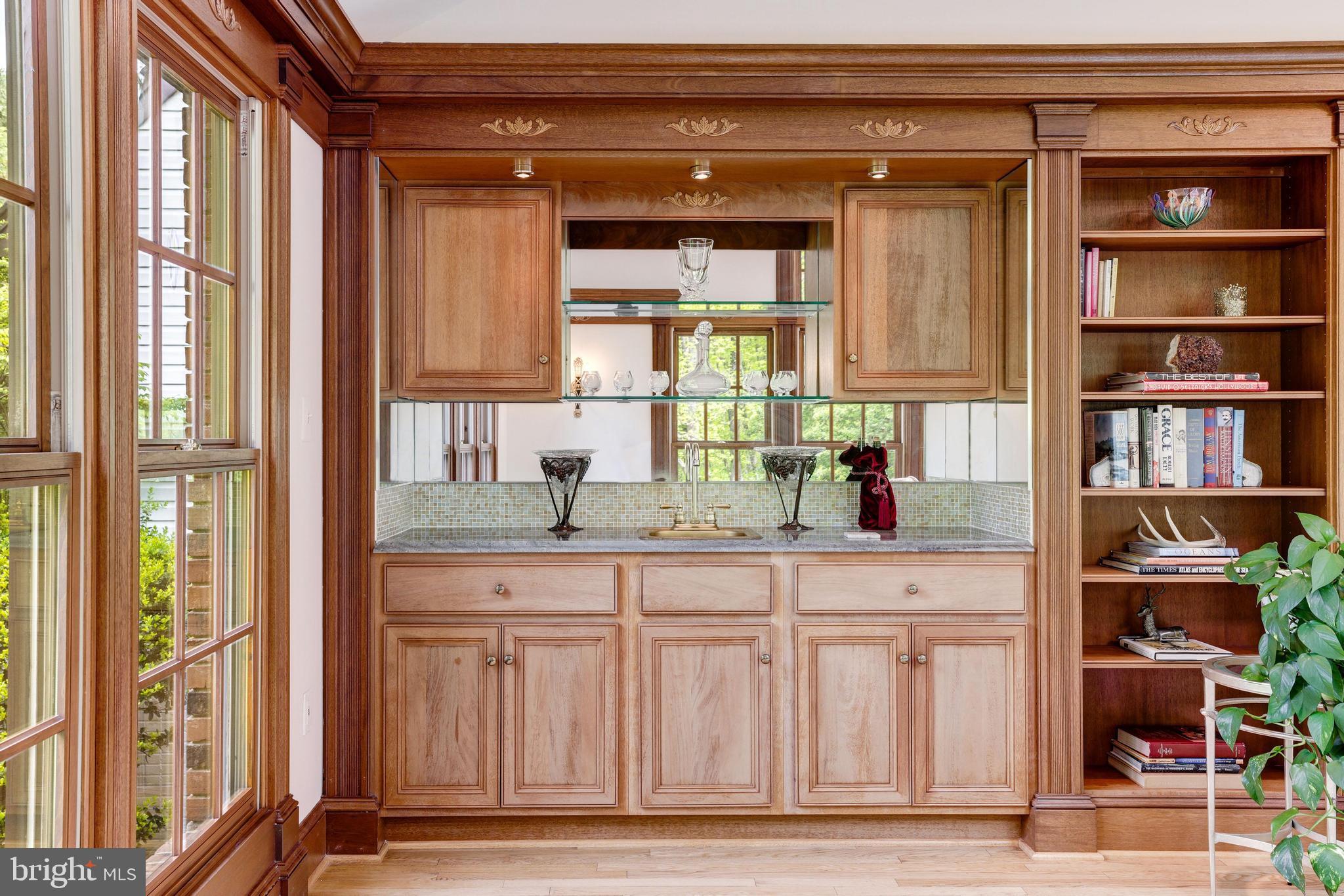 MCLEAN ESTATES - Residential