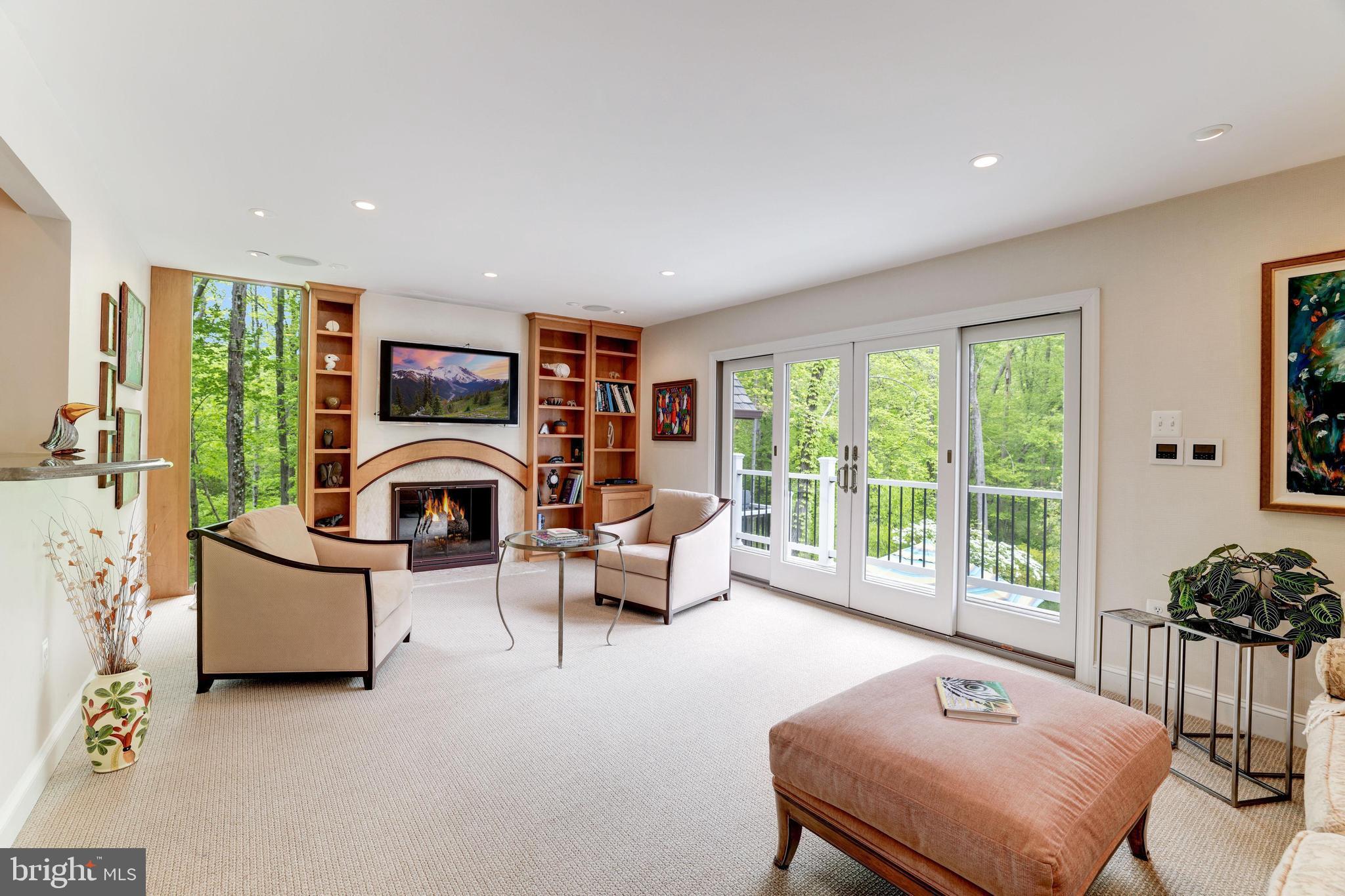 MCLEAN ESTATES - Residential