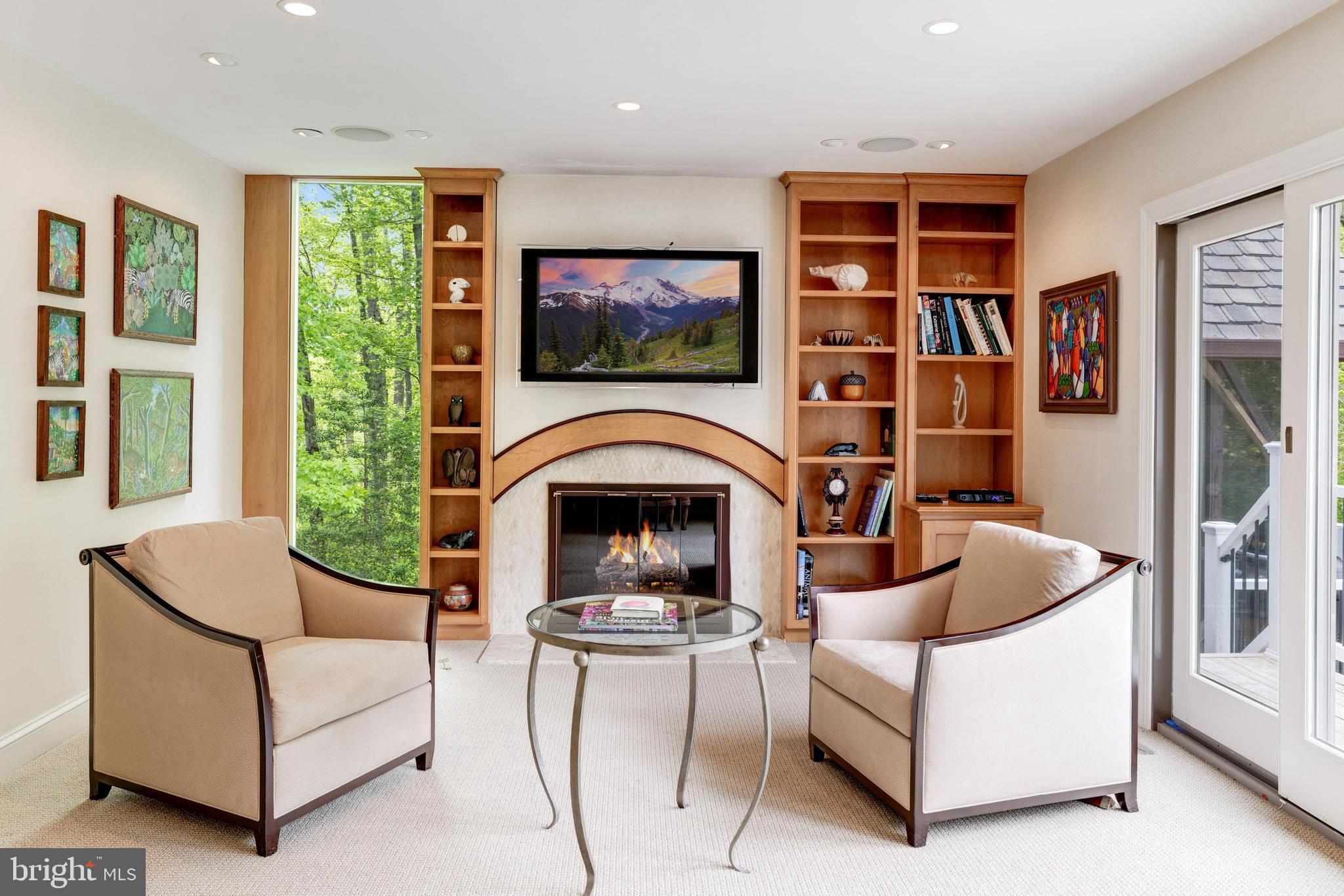 MCLEAN ESTATES - Residential