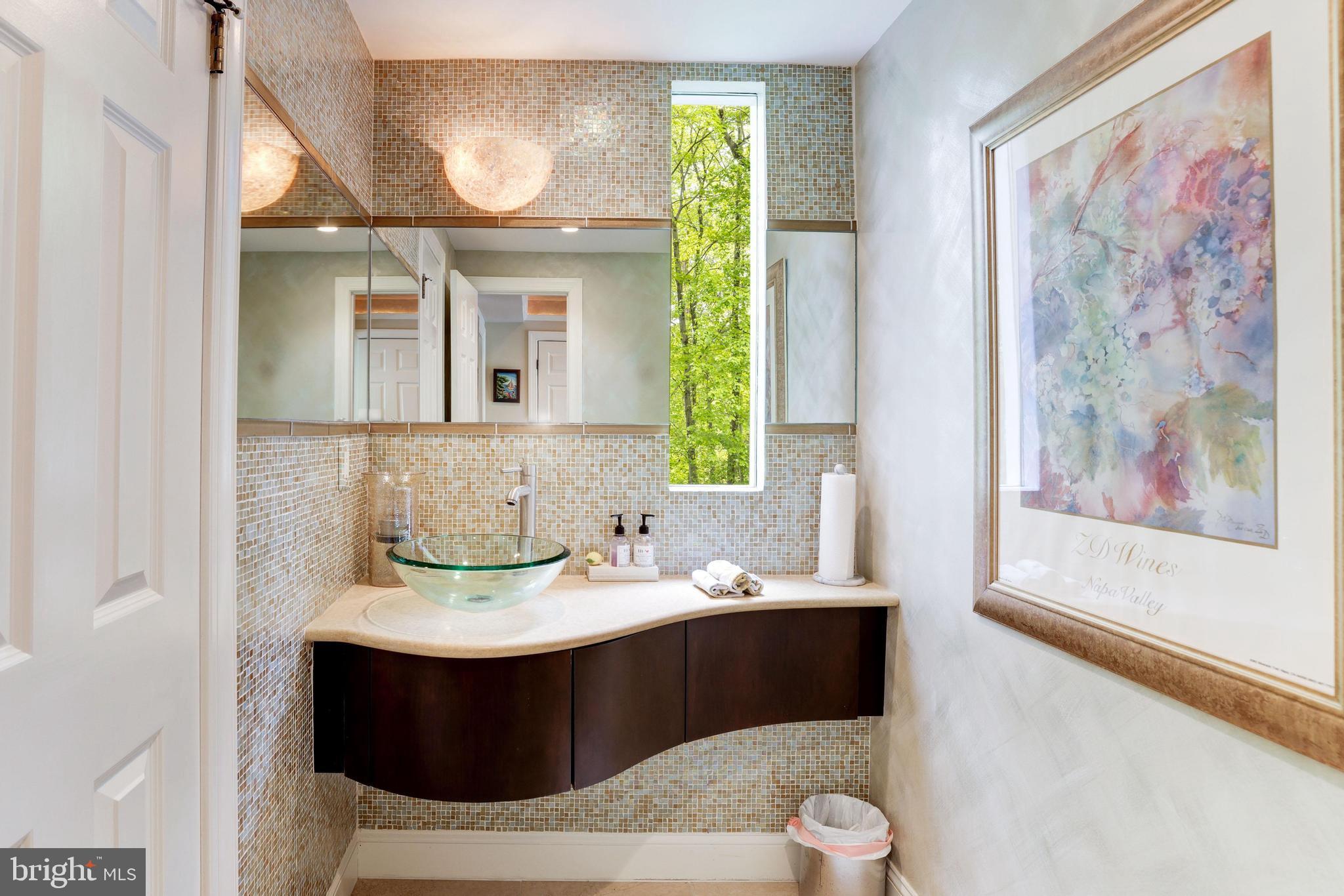 MCLEAN ESTATES - Residential