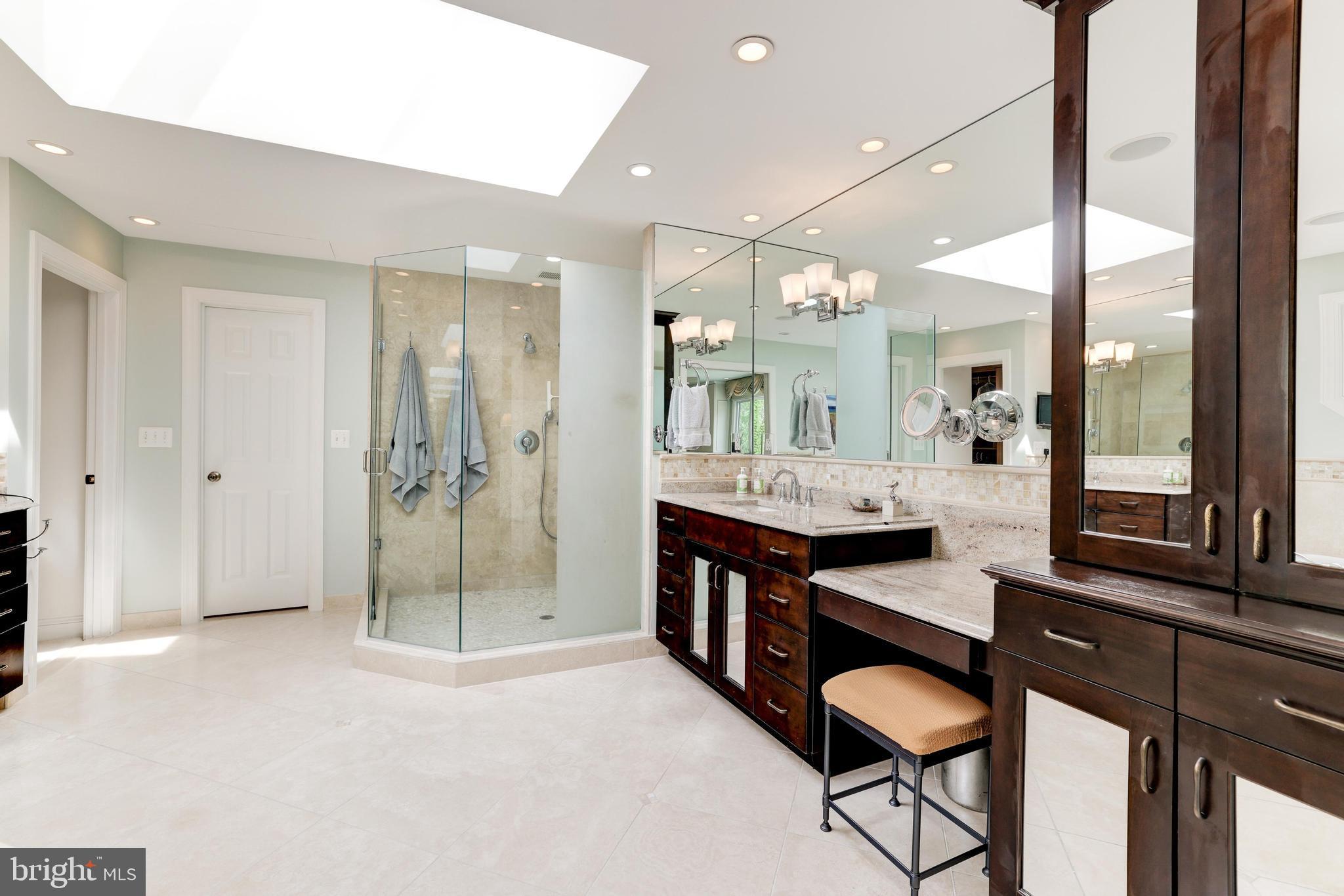 MCLEAN ESTATES - Residential