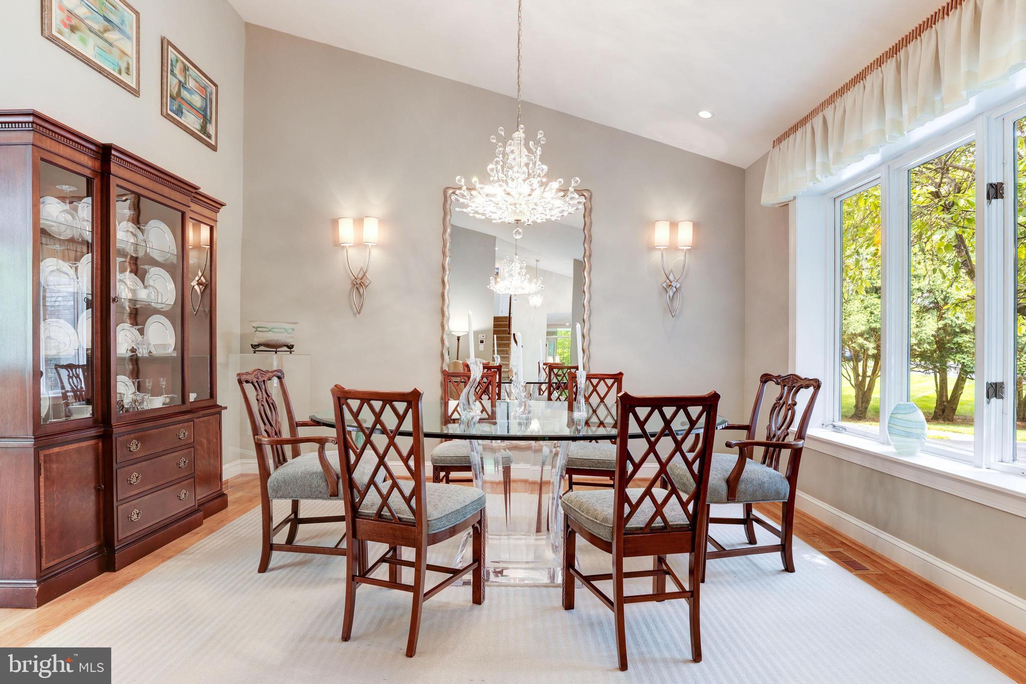 MCLEAN ESTATES - Residential